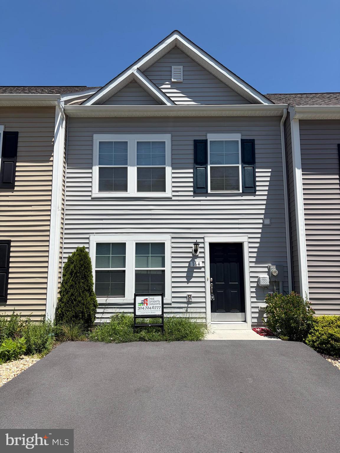 WHISPERING PINES - Residential