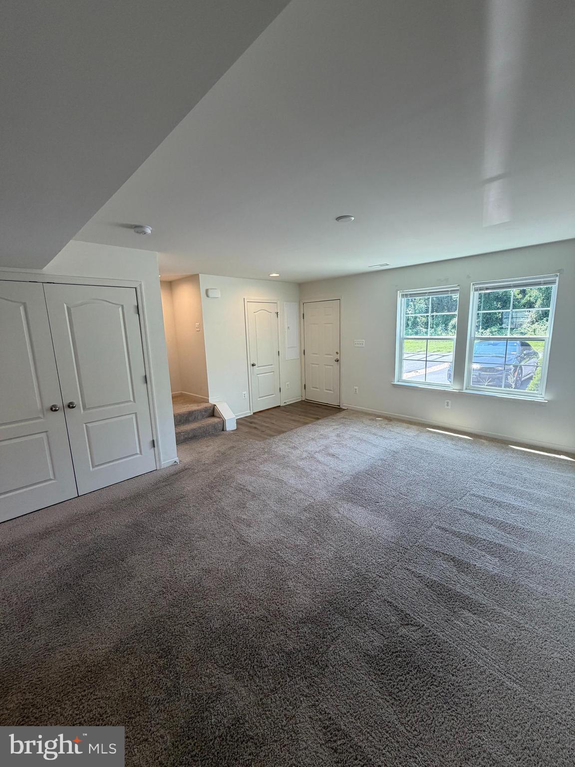WHISPERING PINES - Residential