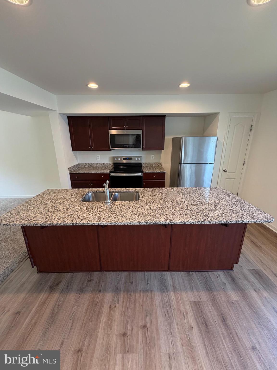 WHISPERING PINES - Residential