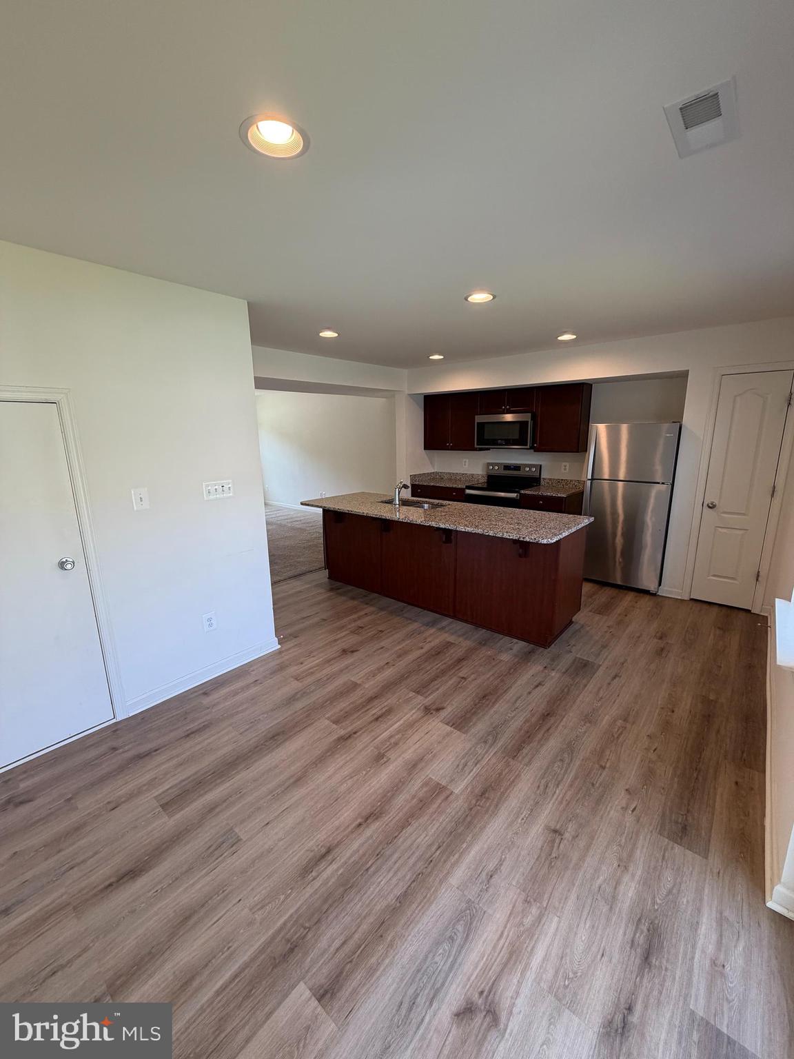 WHISPERING PINES - Residential
