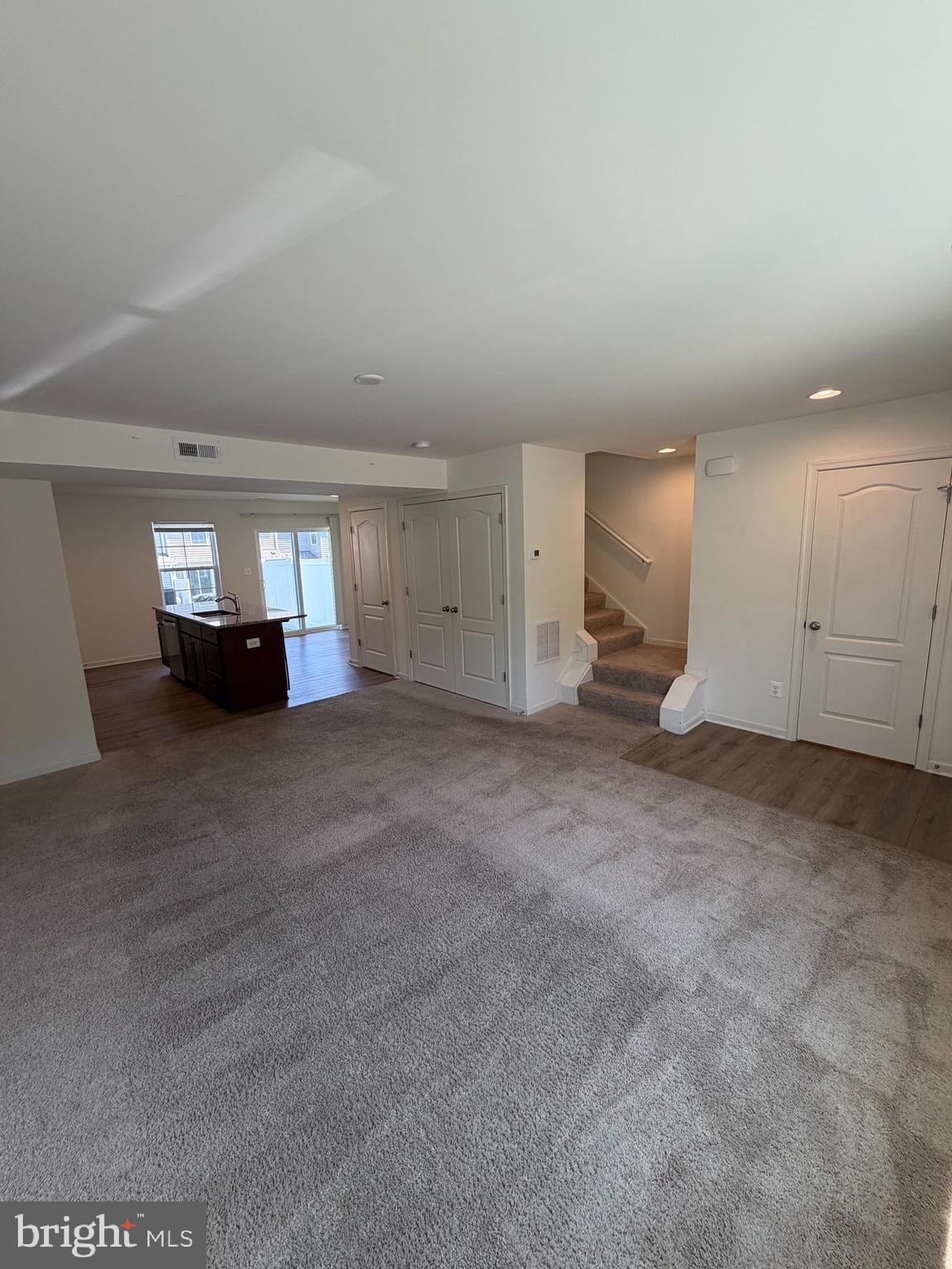 WHISPERING PINES - Residential