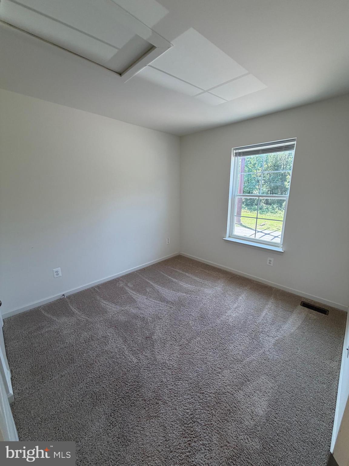 WHISPERING PINES - Residential
