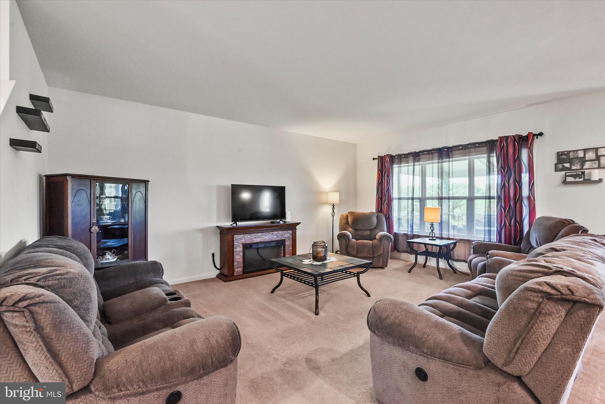 ROLLING MEADOWS AT RENTZEL FARM - Residential