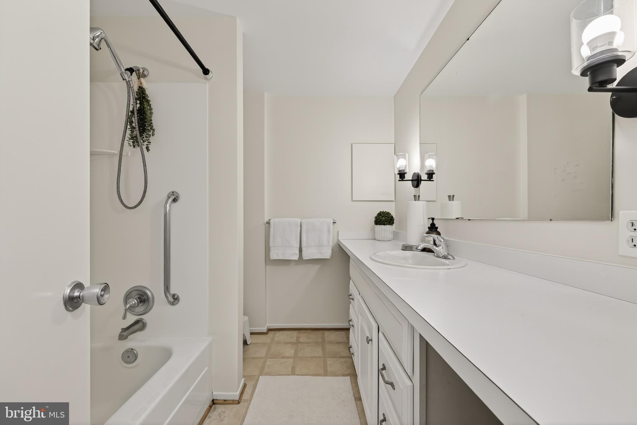 STEDWICK TOWNHOUSES - Residential