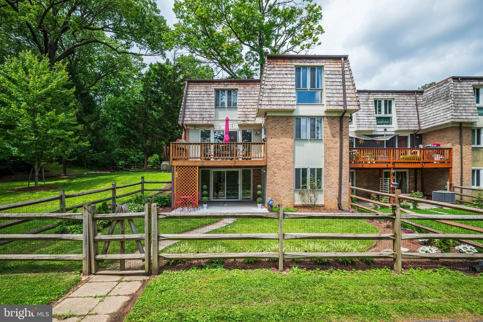 STEDWICK TOWNHOUSES - Residential