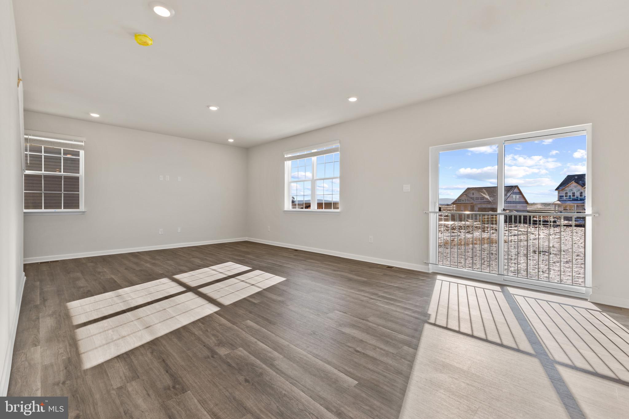 SUMMERVALE - Residential
