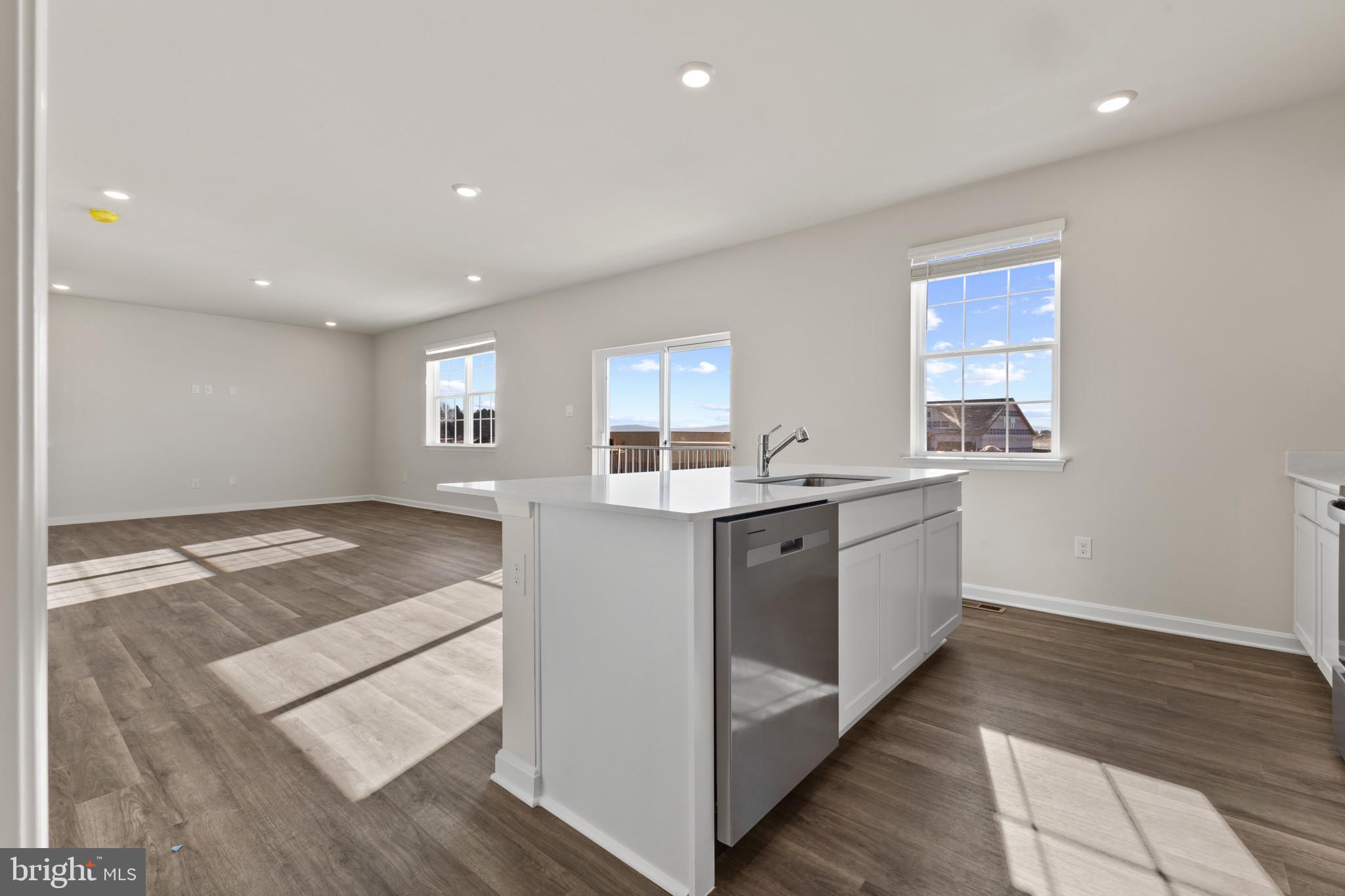 SUMMERVALE - Residential