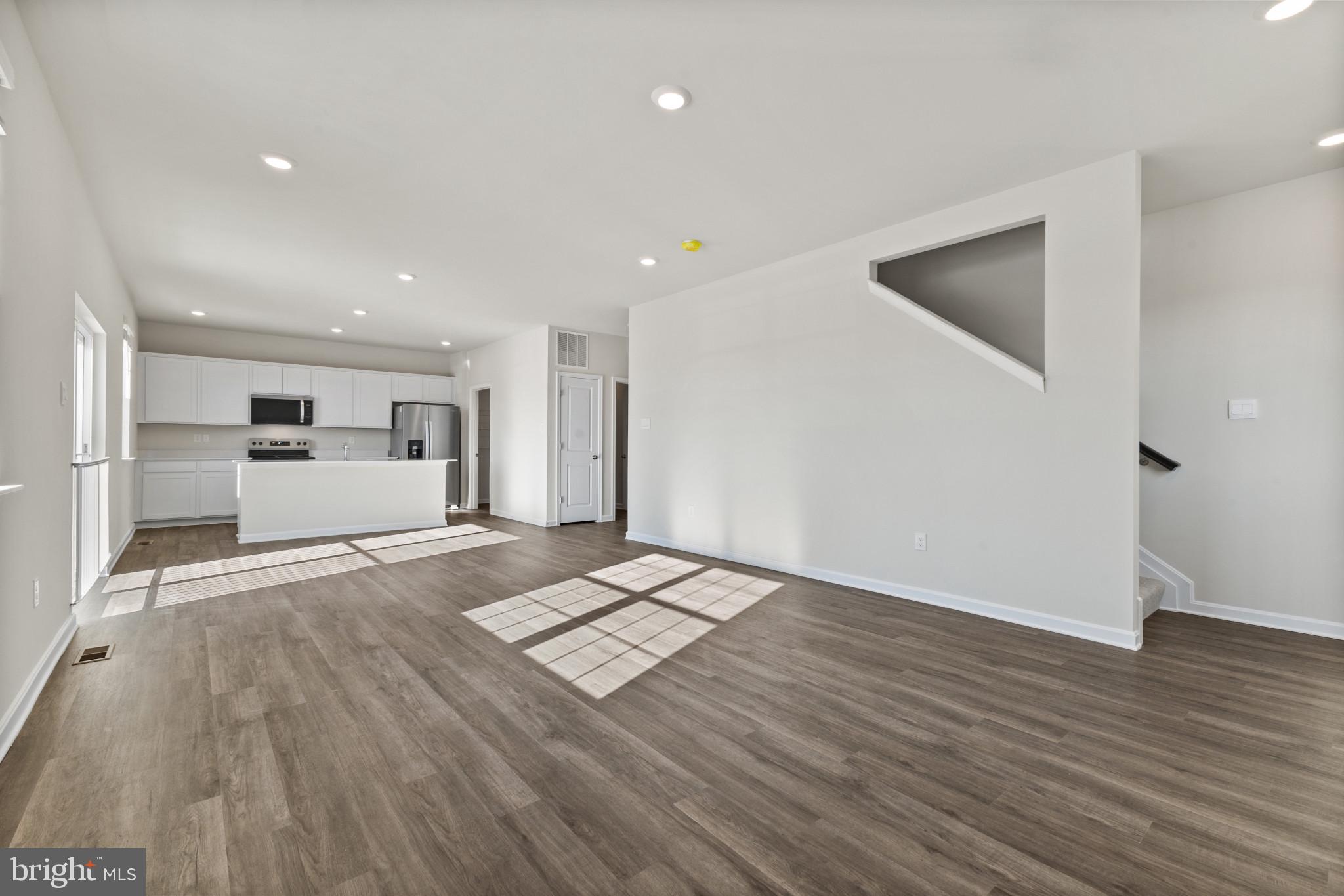 SUMMERVALE - Residential