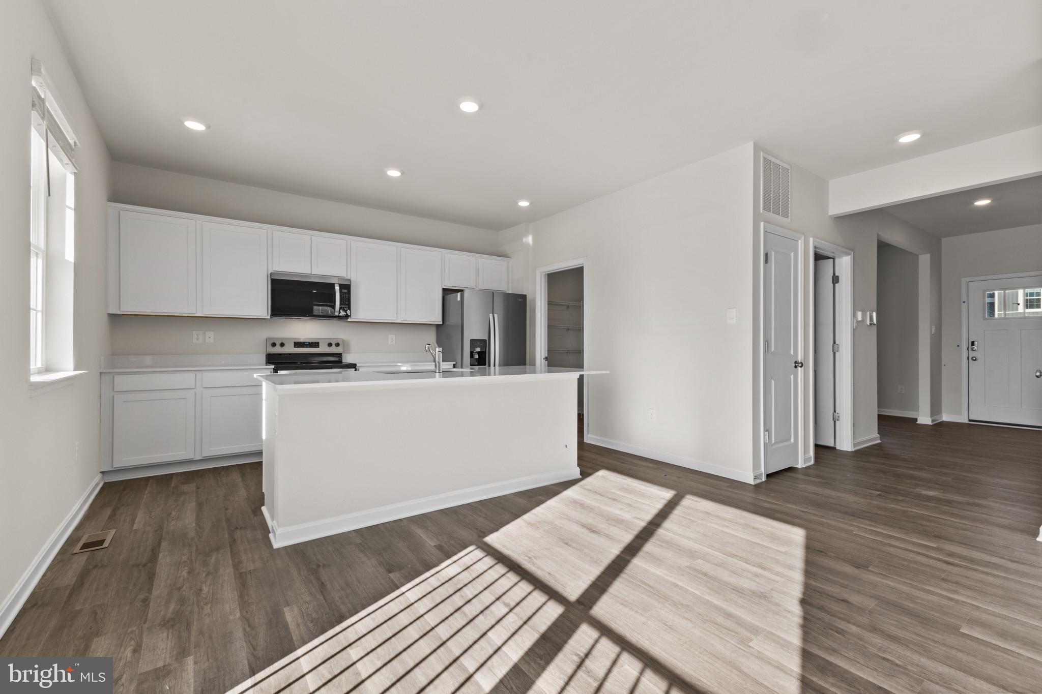 SUMMERVALE - Residential