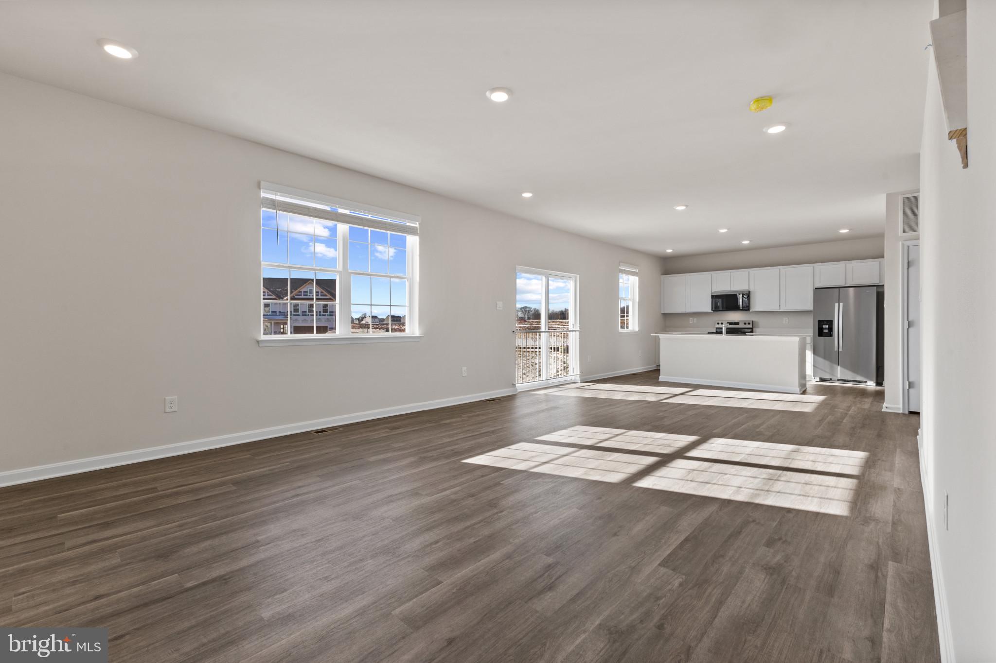 SUMMERVALE - Residential