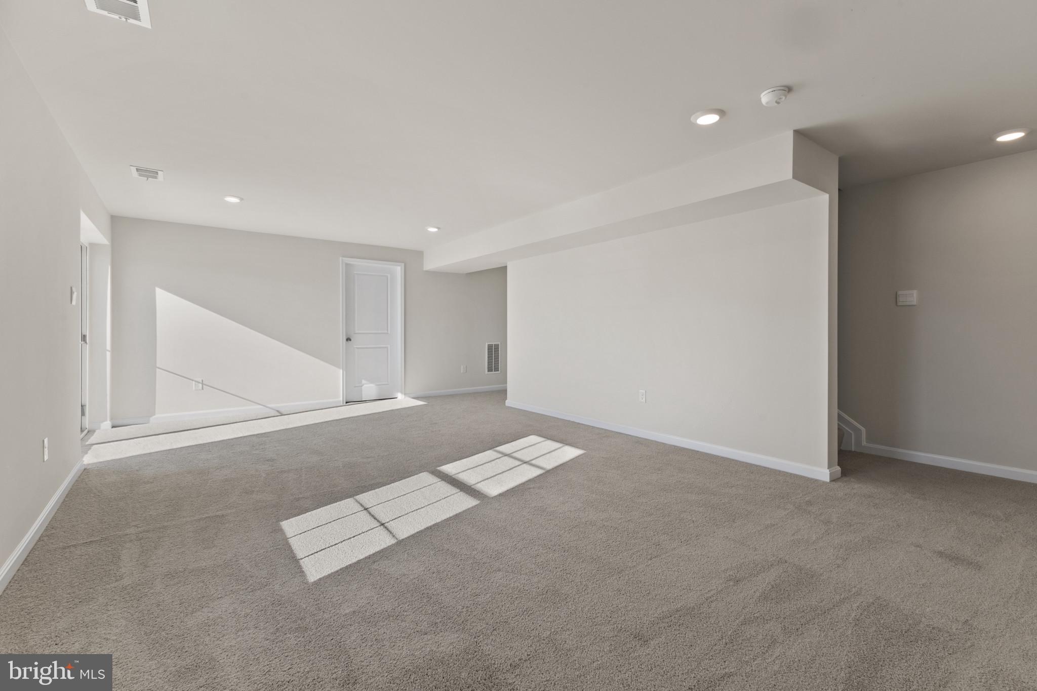 SUMMERVALE - Residential