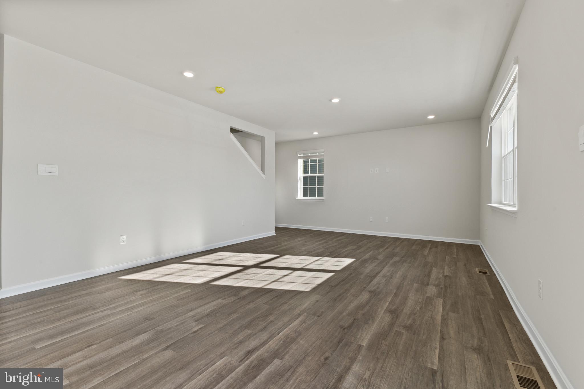 SUMMERVALE - Residential
