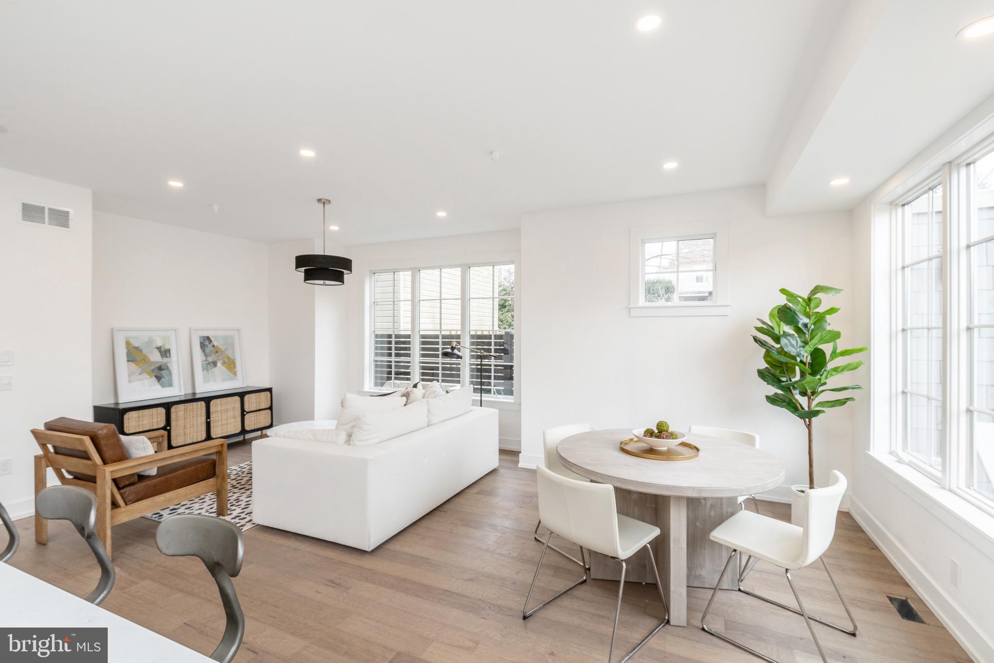 CHESTNUT HILL - Residential