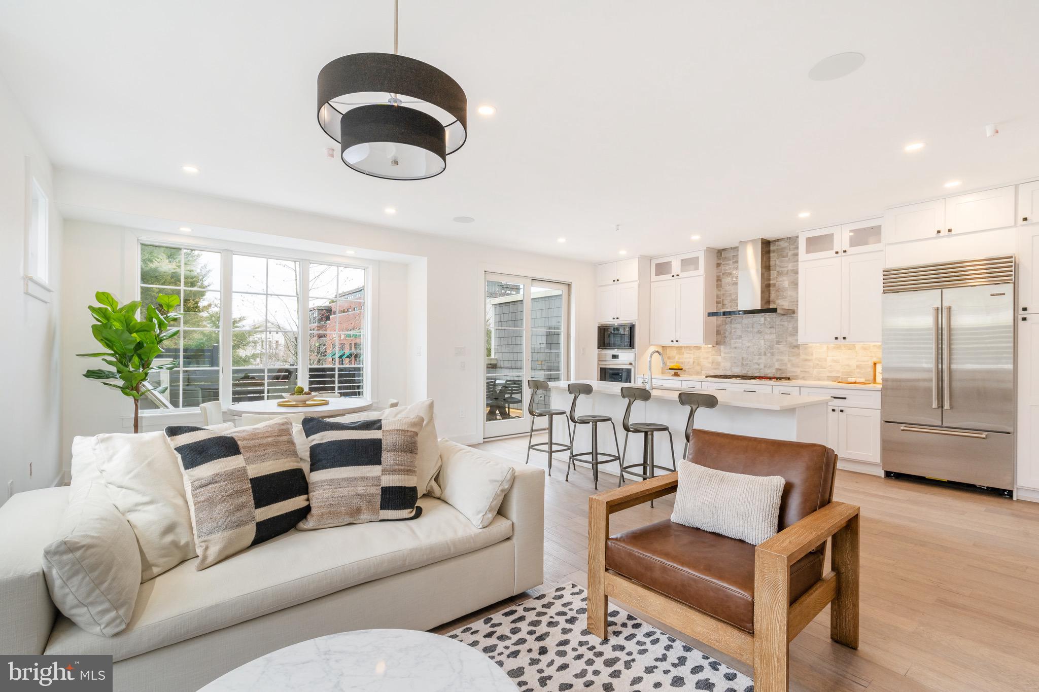 CHESTNUT HILL - Residential