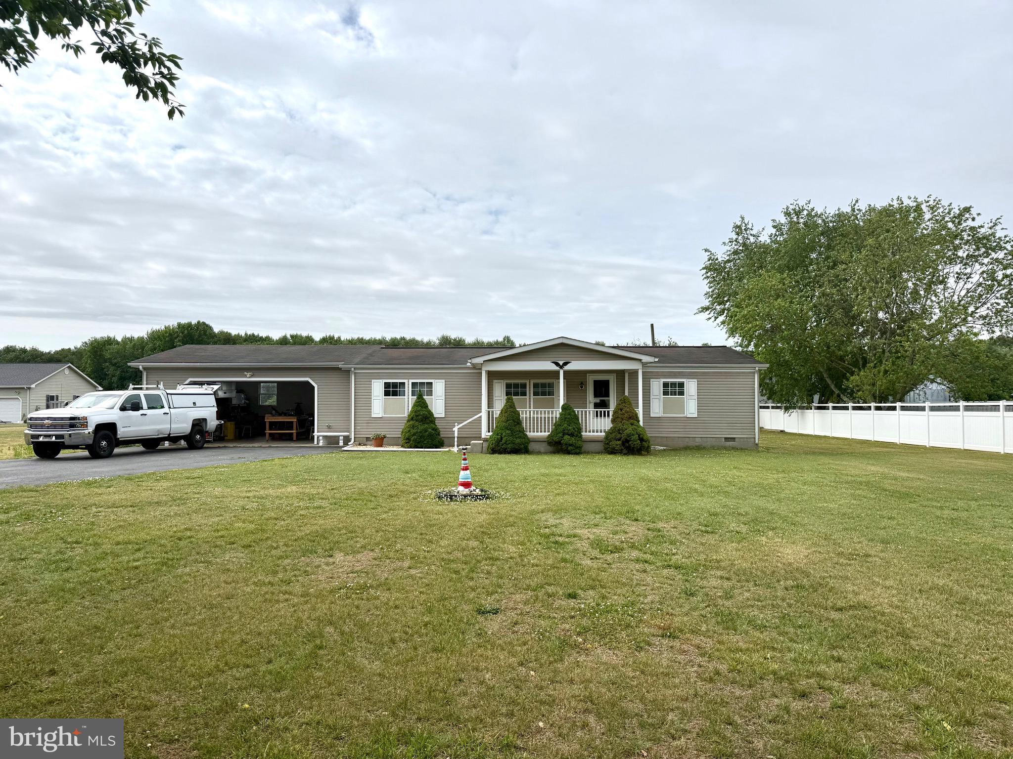 Professional pictures coming soon! 

Home being sold as-is. Home needs a new roof, flooring and cosmetic updates.