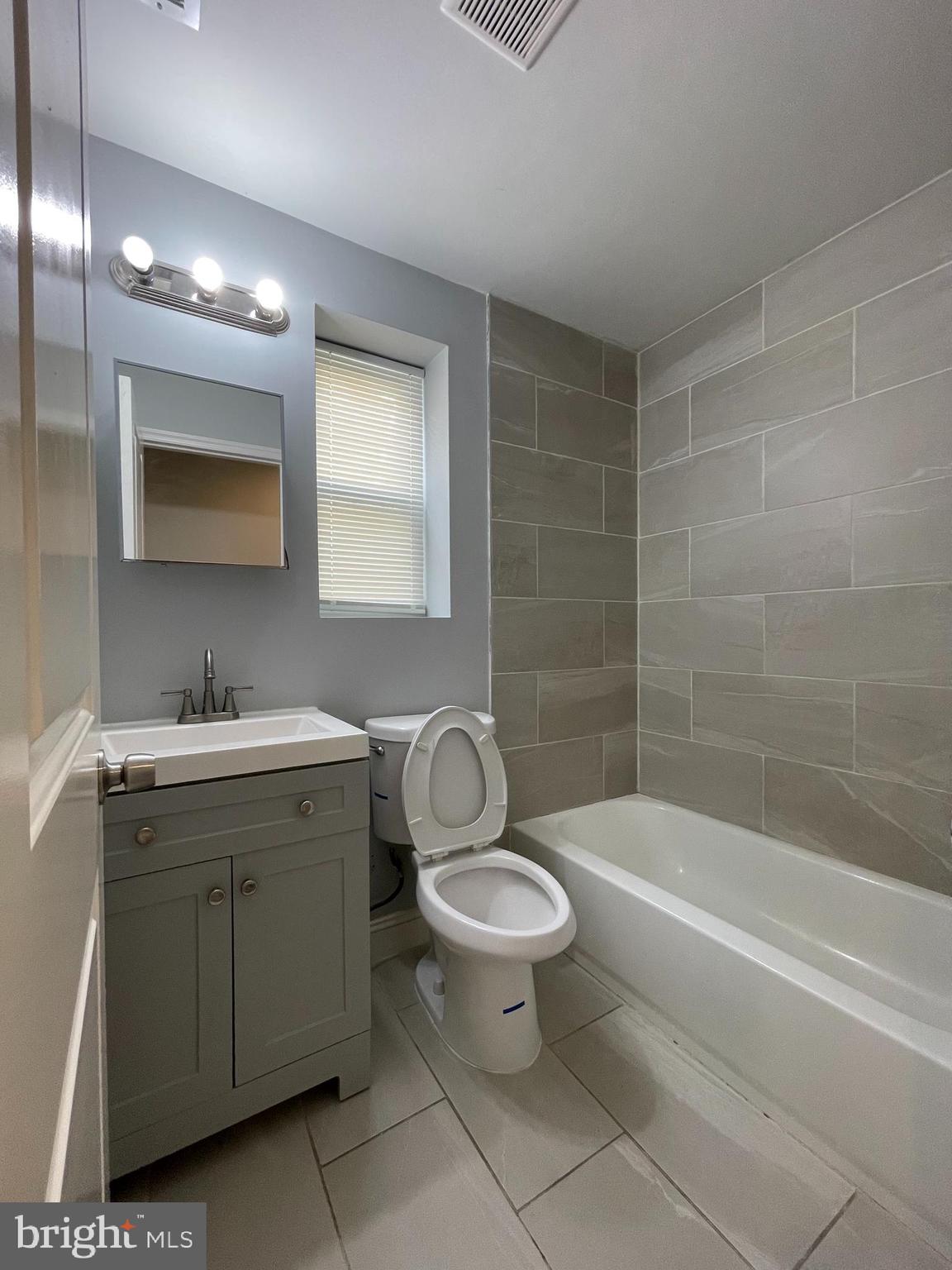 ELMWOOD PARK - Residential