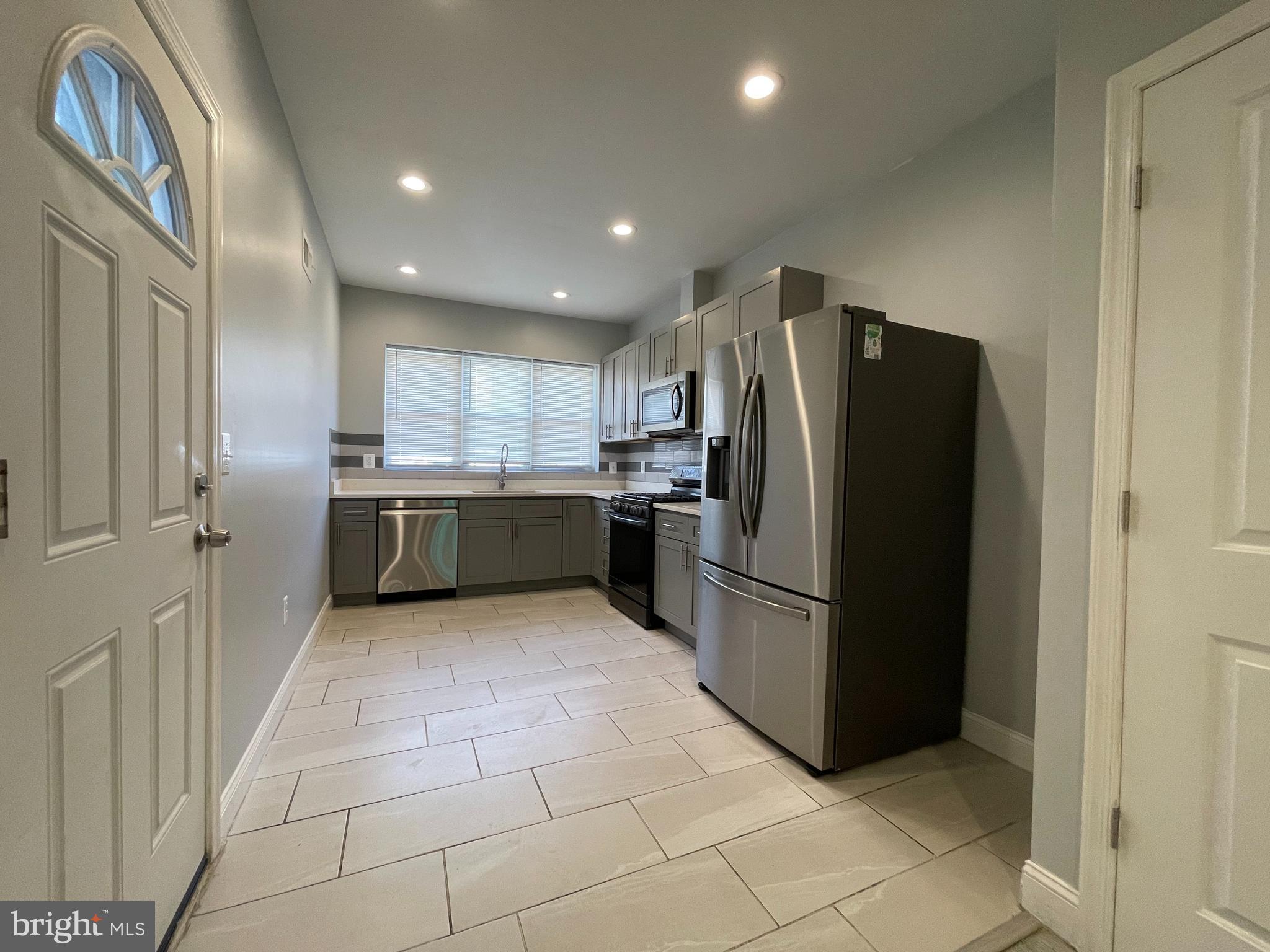 ELMWOOD PARK - Residential