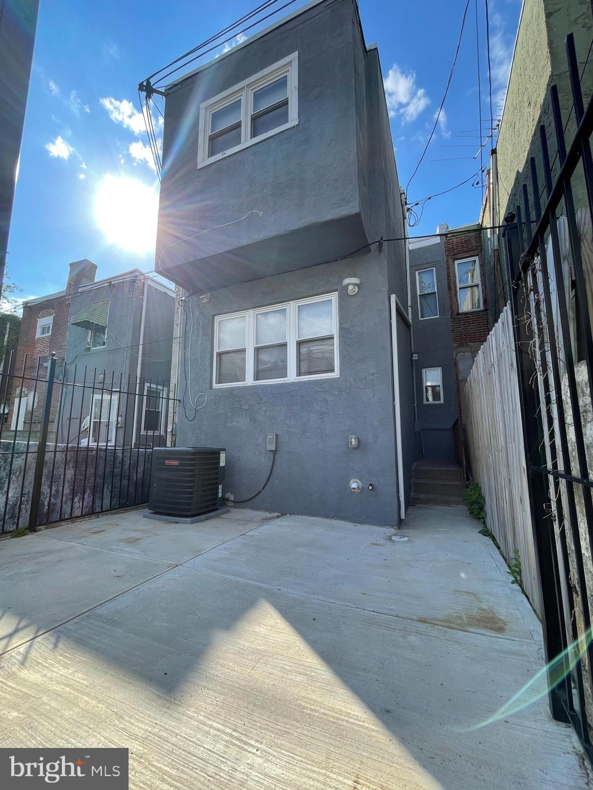 ELMWOOD PARK - Residential