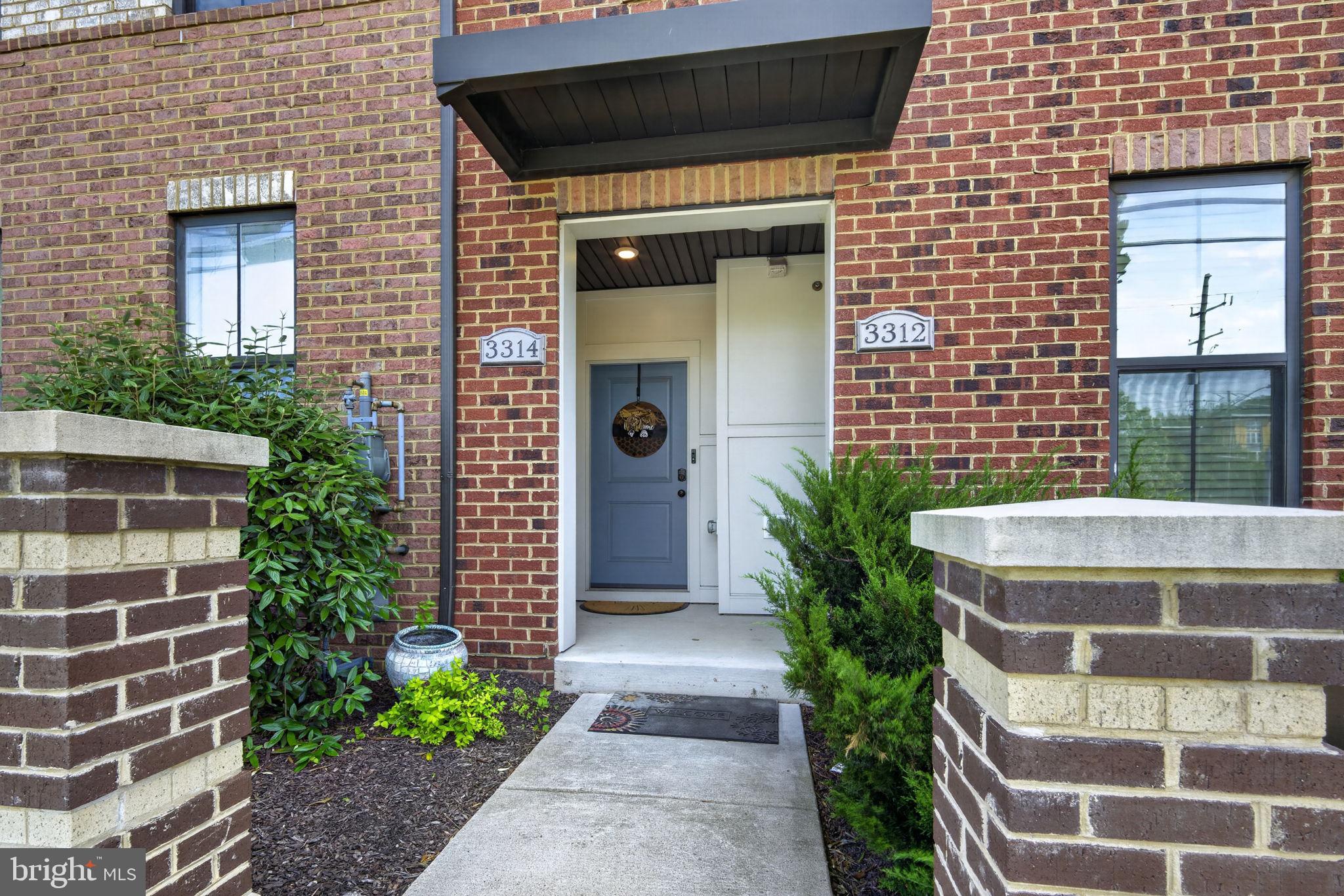 HYATTSVILLE - Residential