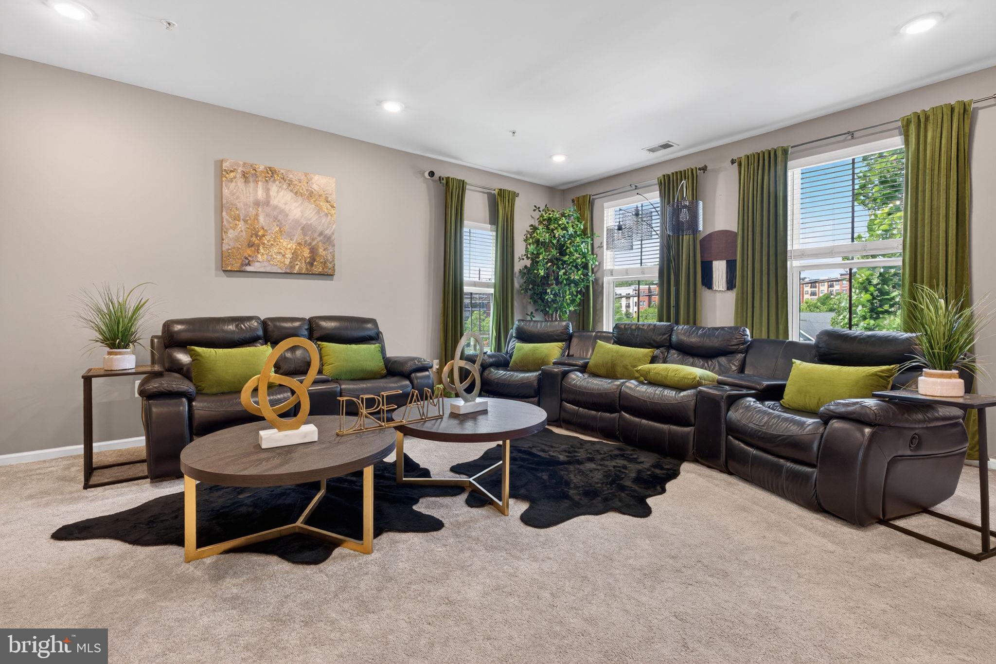 HYATTSVILLE - Residential