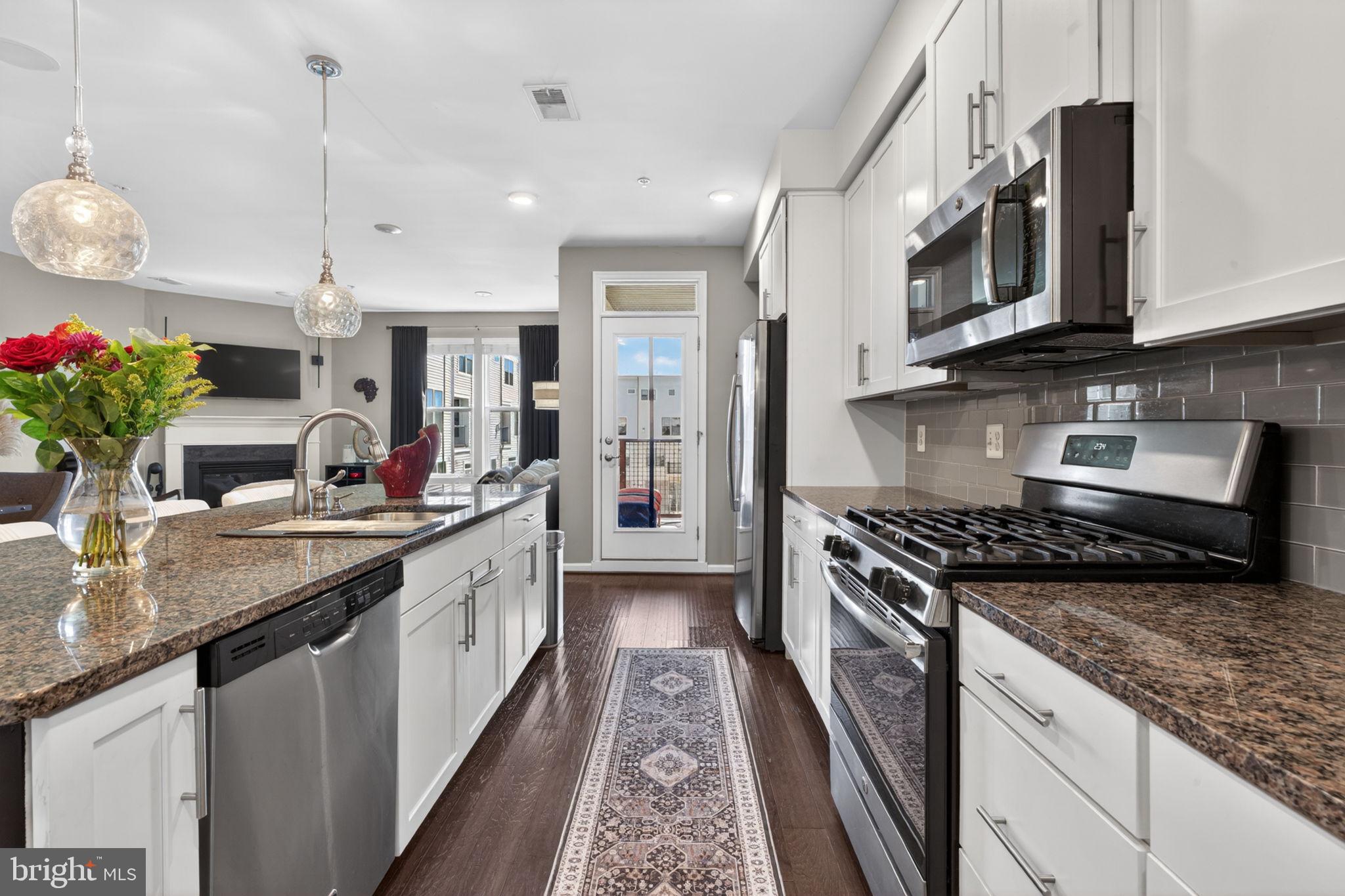 HYATTSVILLE - Residential