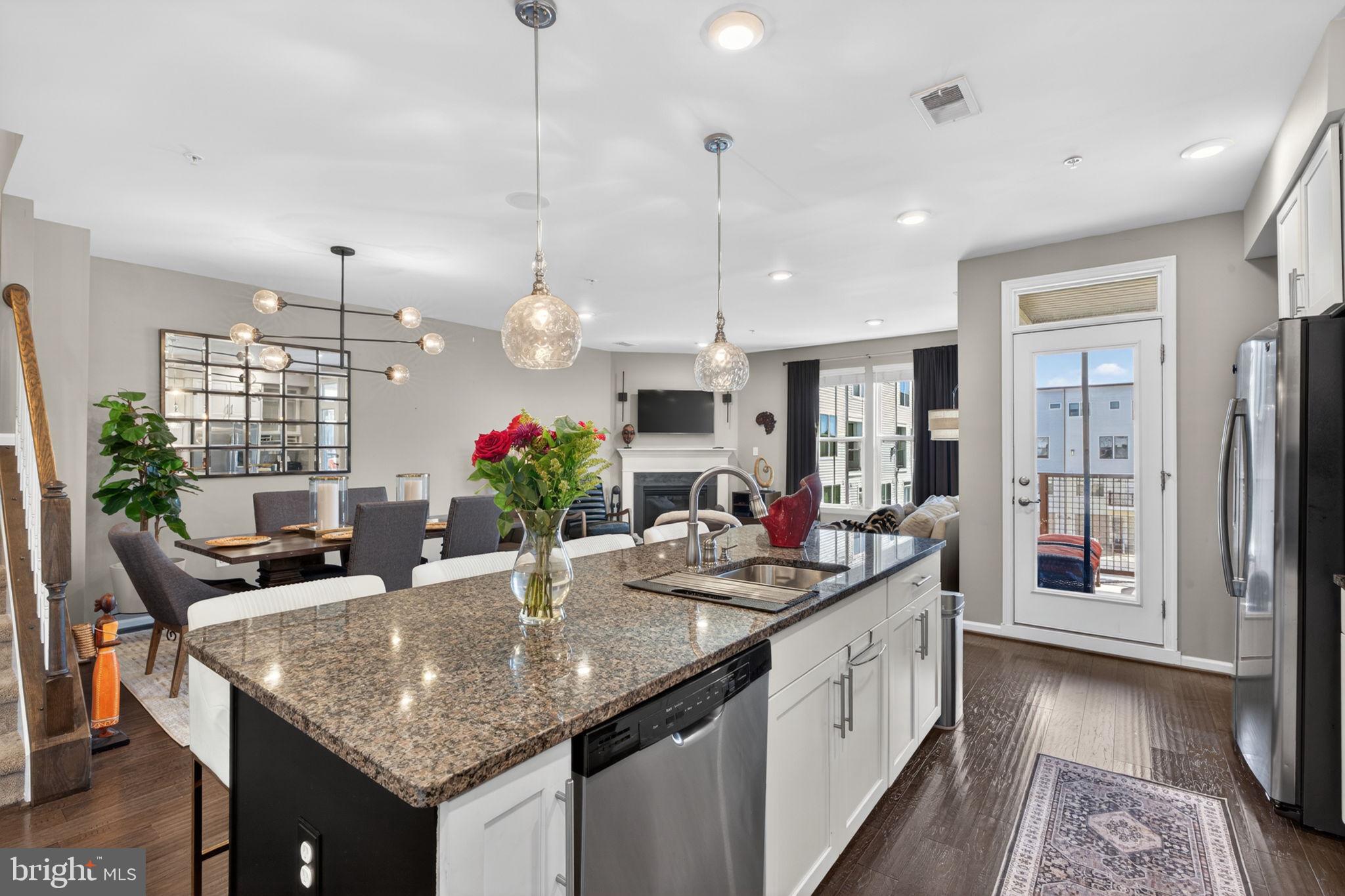 HYATTSVILLE - Residential