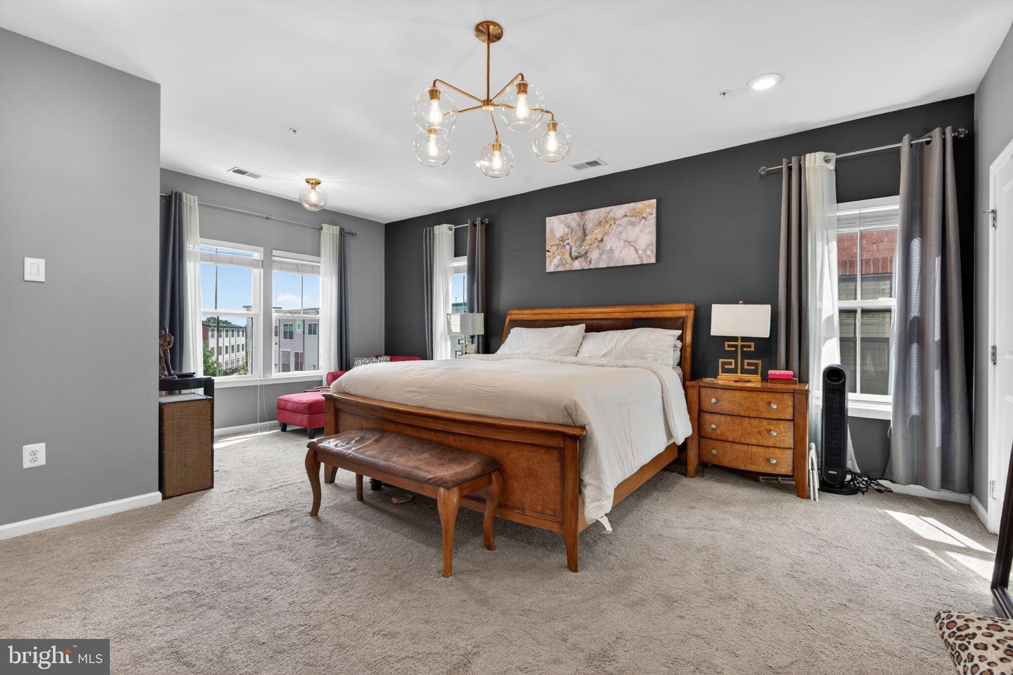 HYATTSVILLE - Residential
