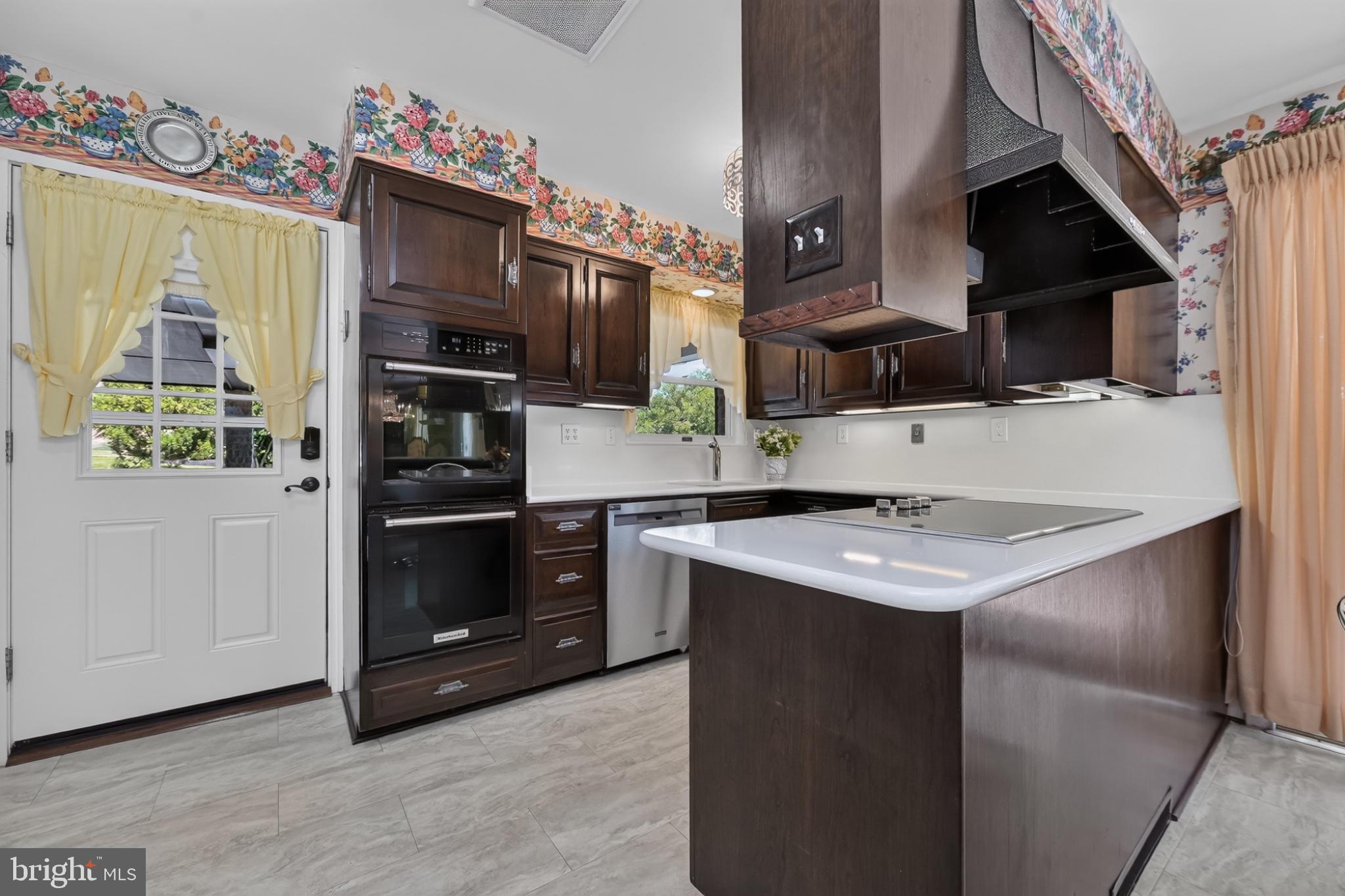 COLESVILLE OUTSIDE - Residential