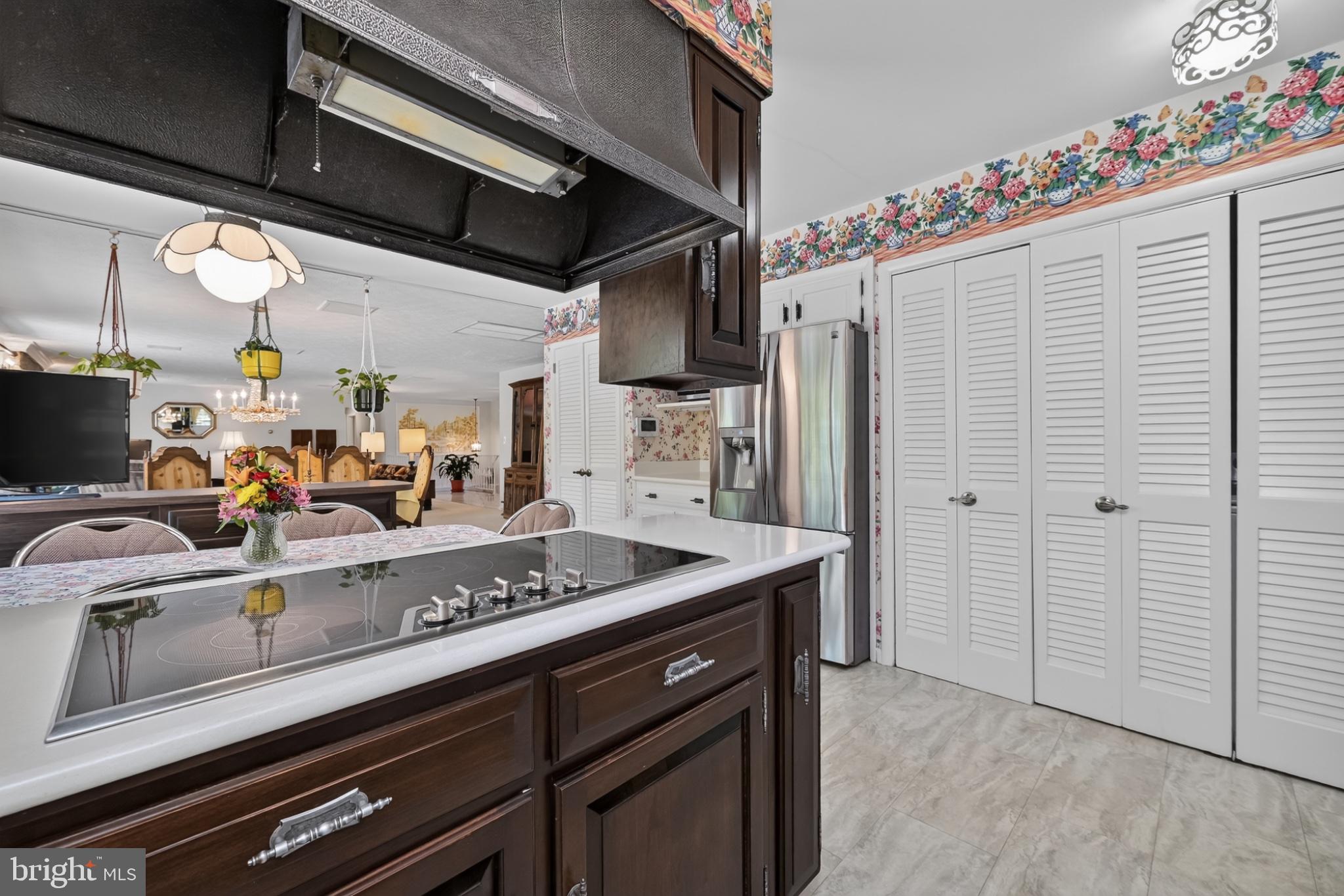 COLESVILLE OUTSIDE - Residential