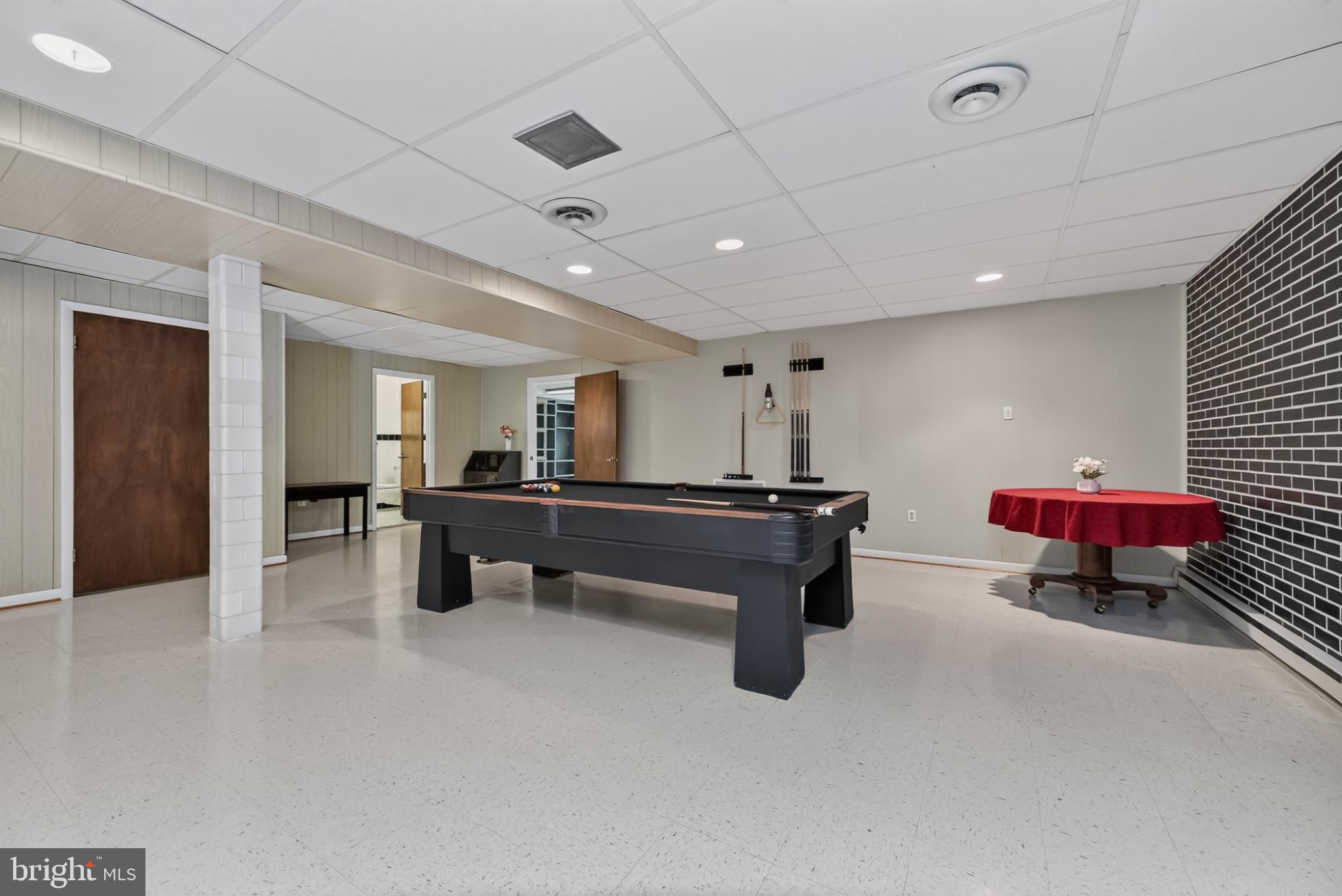 COLESVILLE OUTSIDE - Residential
