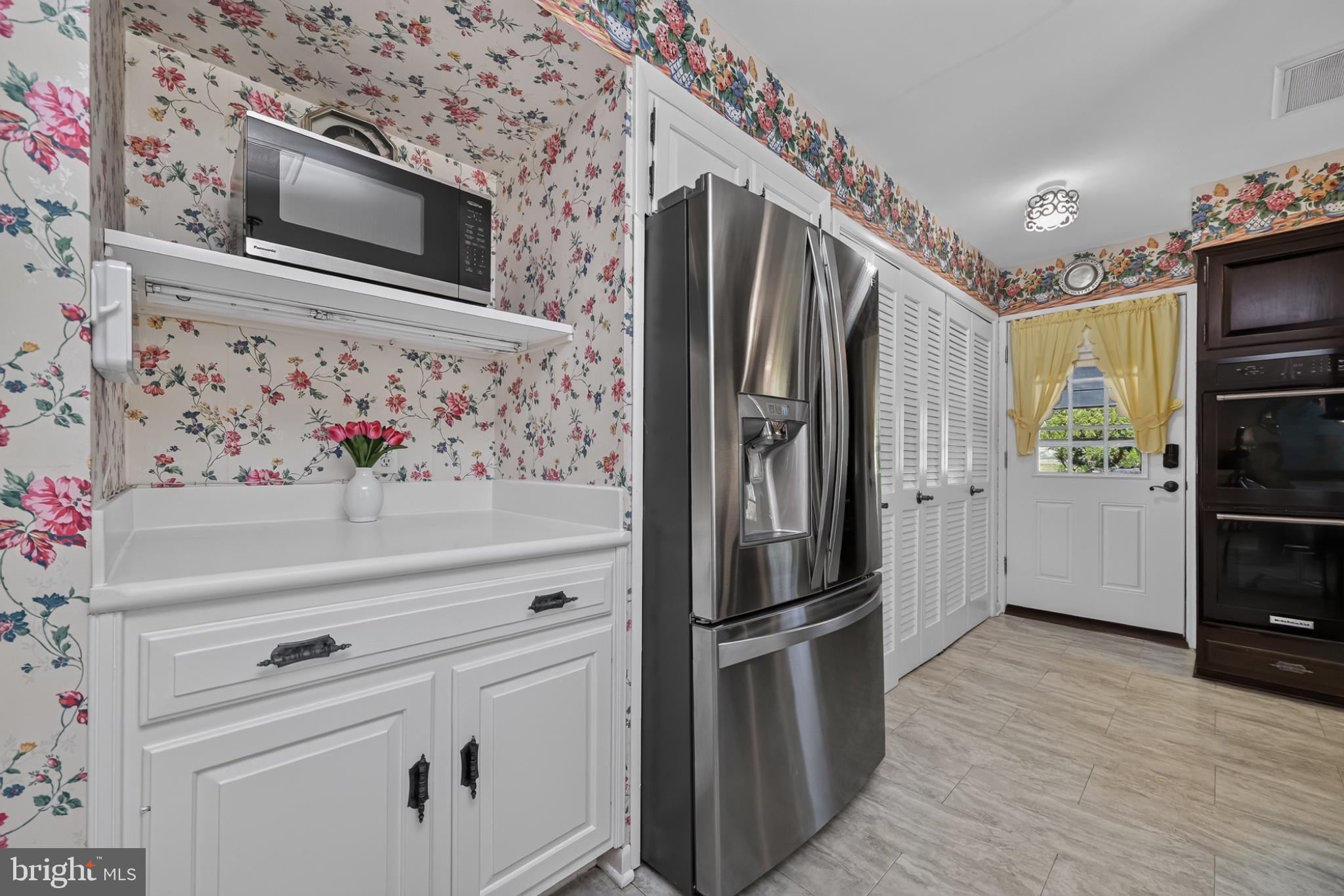 COLESVILLE OUTSIDE - Residential