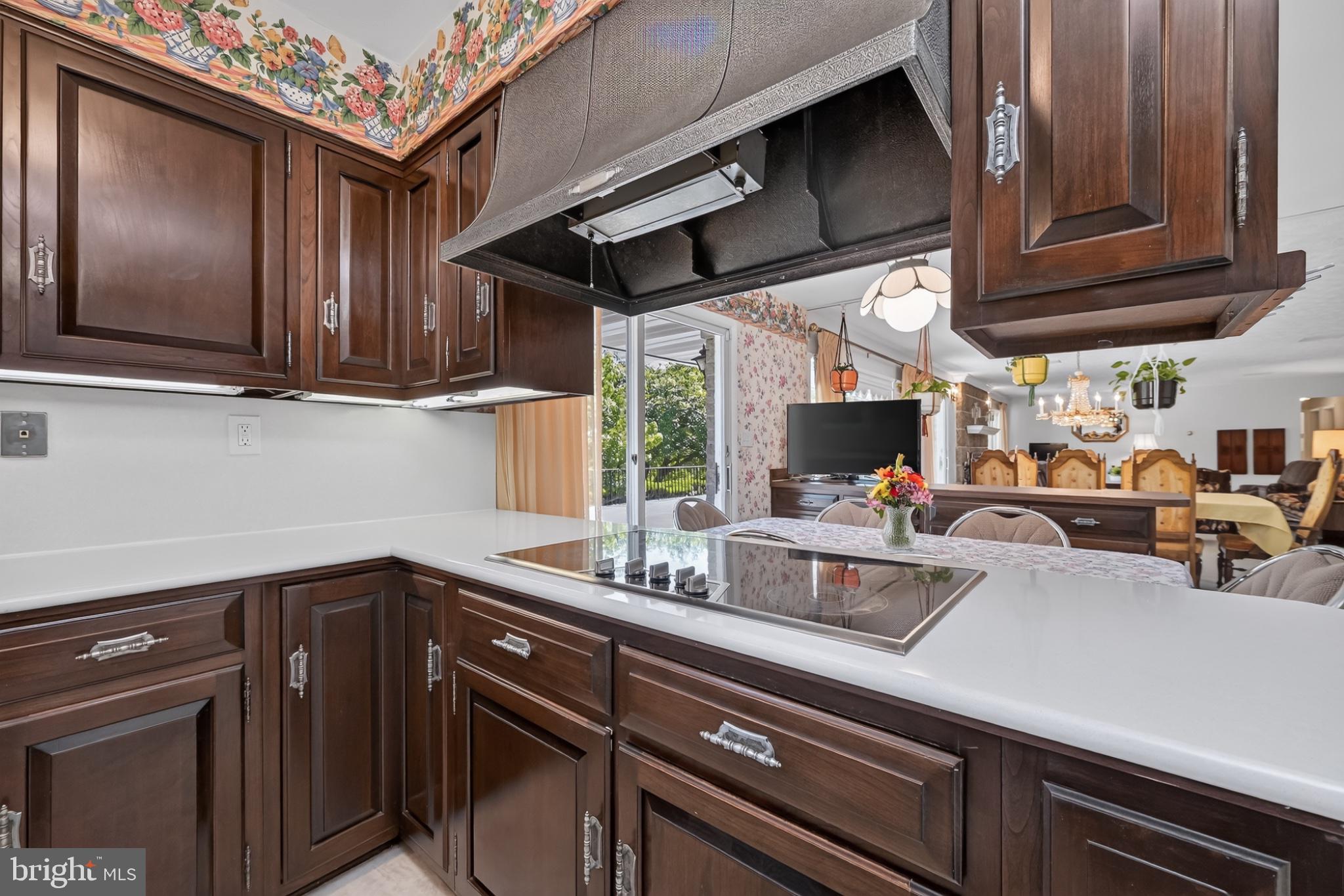 COLESVILLE OUTSIDE - Residential