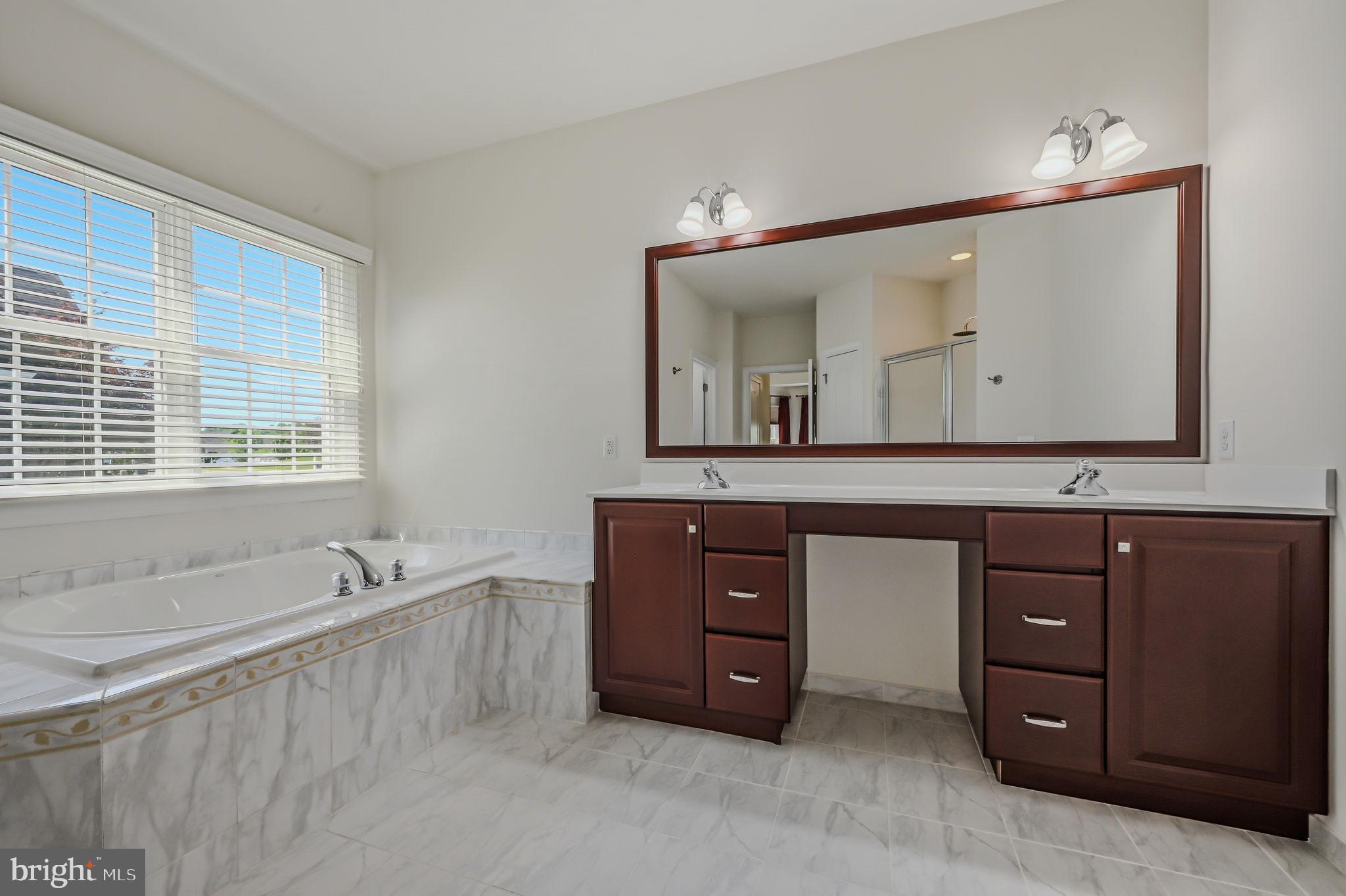 RED LION CHASE - Residential