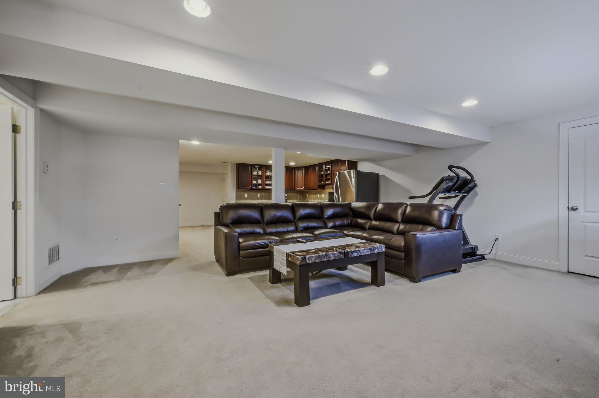 RED LION CHASE - Residential