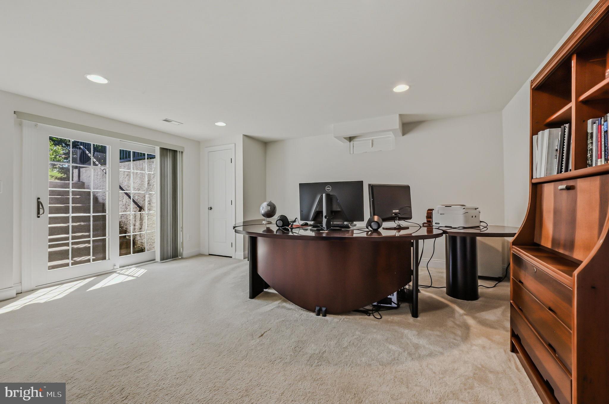 RED LION CHASE - Residential
