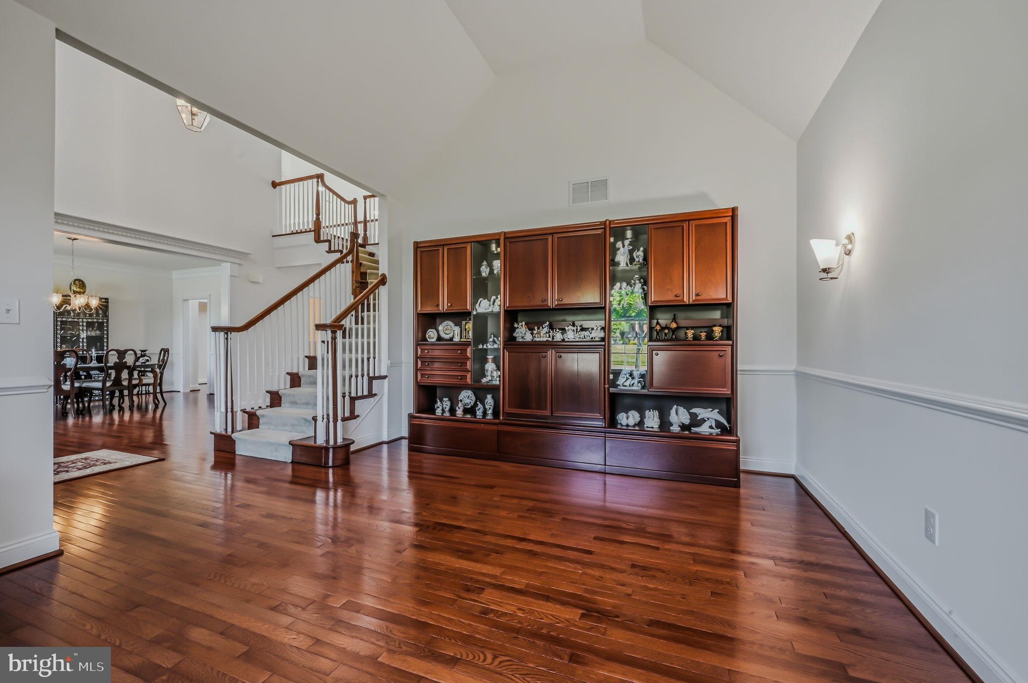 RED LION CHASE - Residential