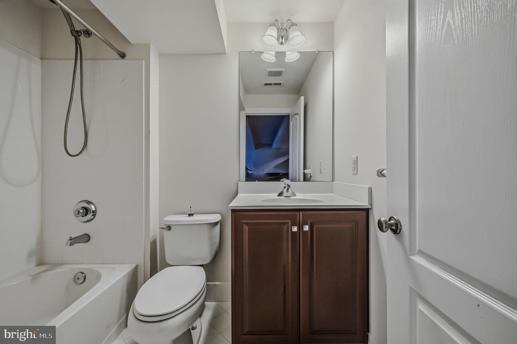 RED LION CHASE - Residential