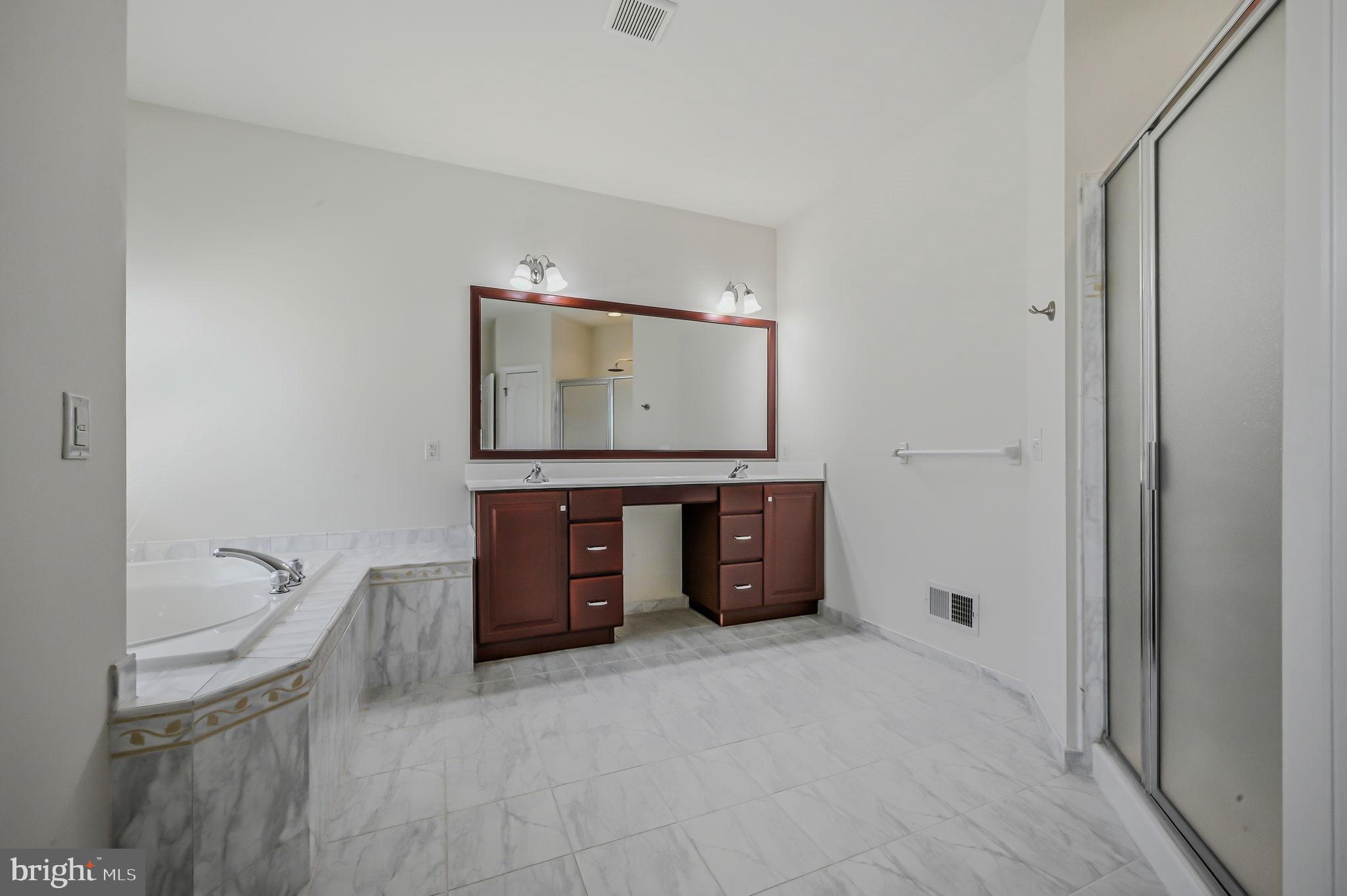 RED LION CHASE - Residential