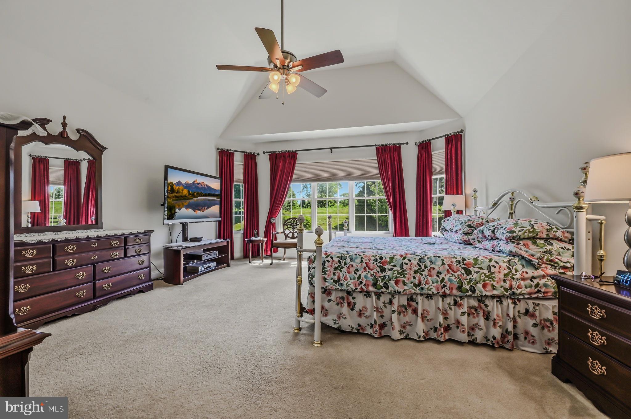 RED LION CHASE - Residential