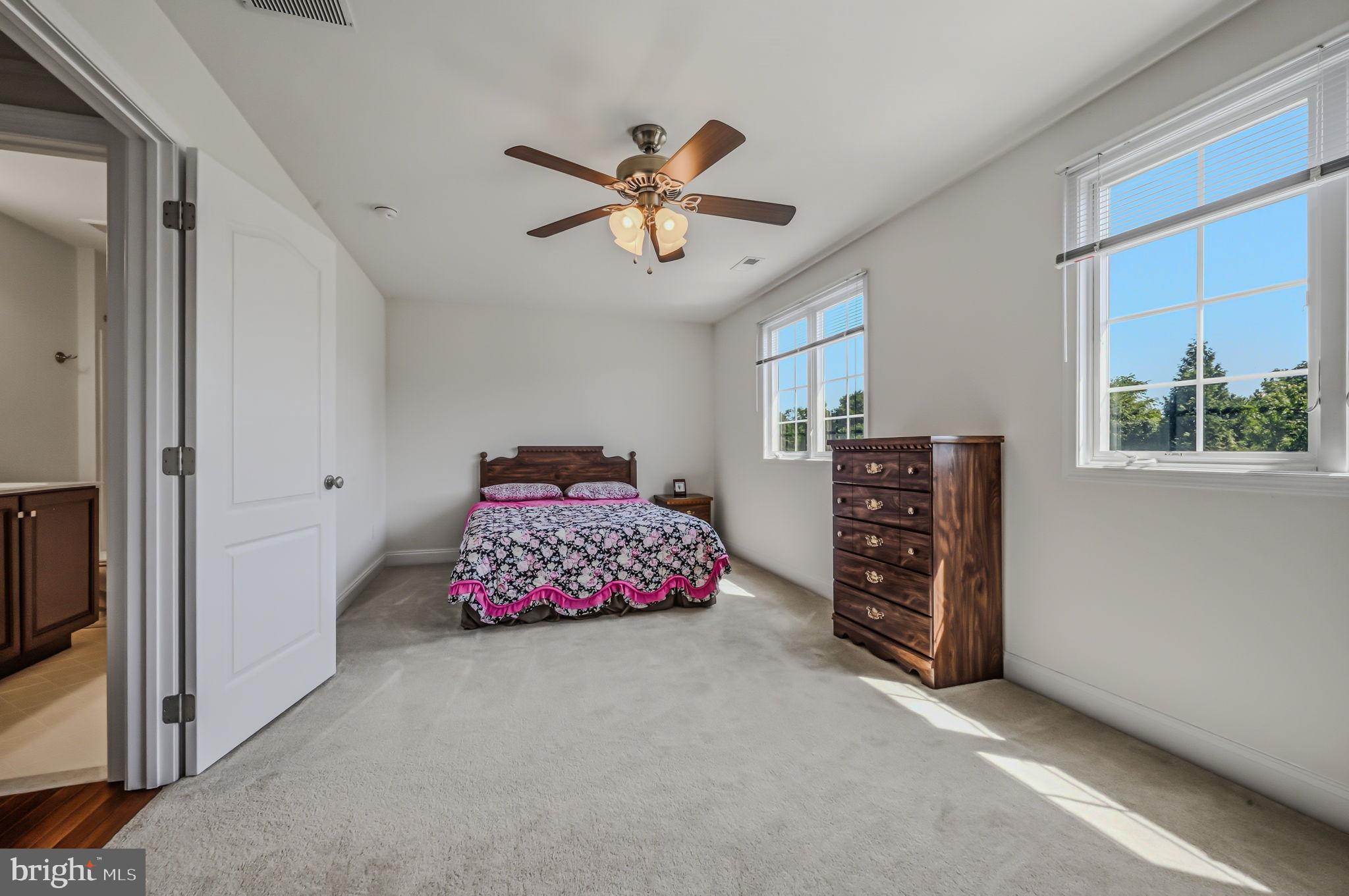 RED LION CHASE - Residential
