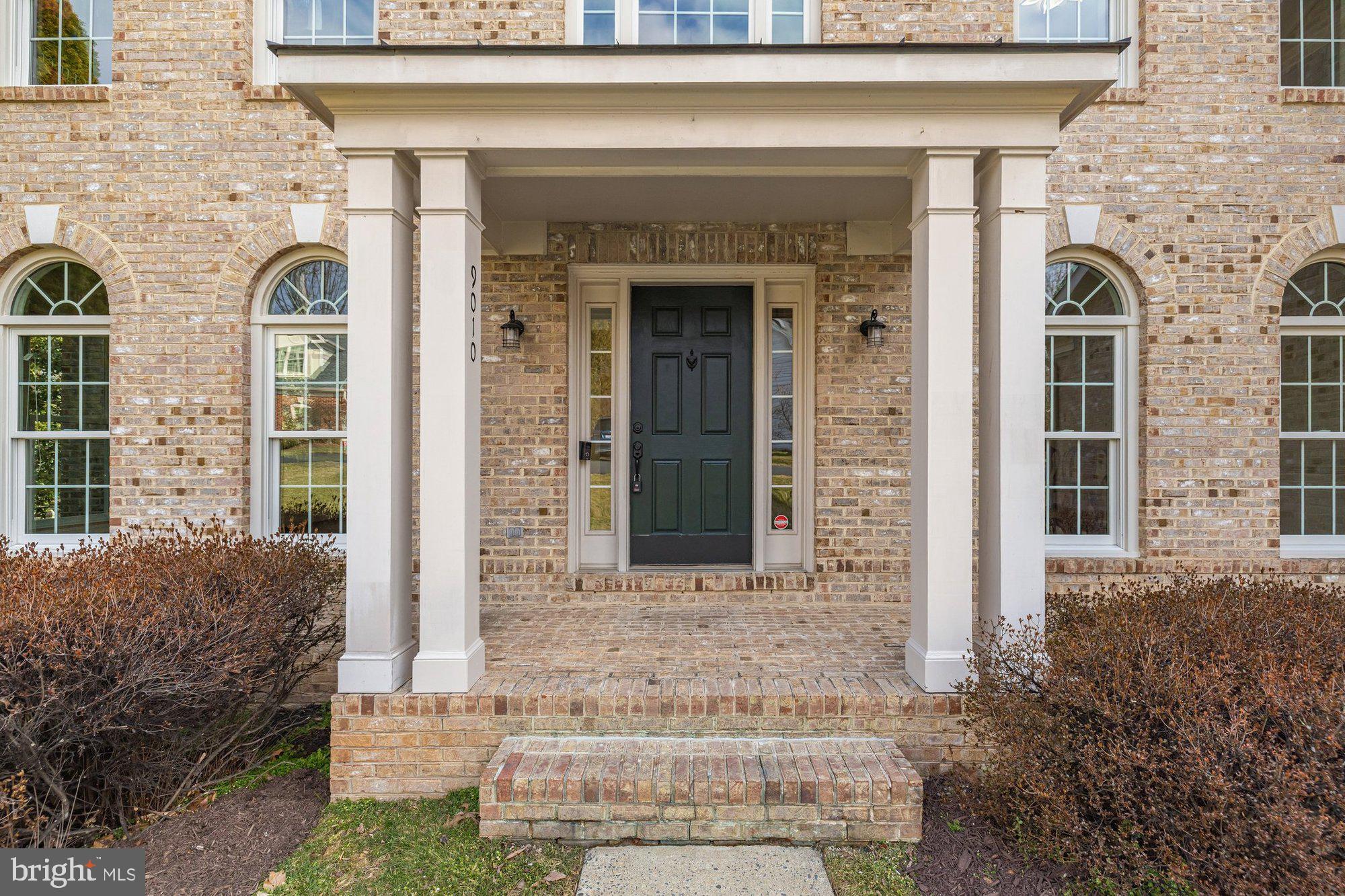 MANORS AT WOLF TRAP - Residential