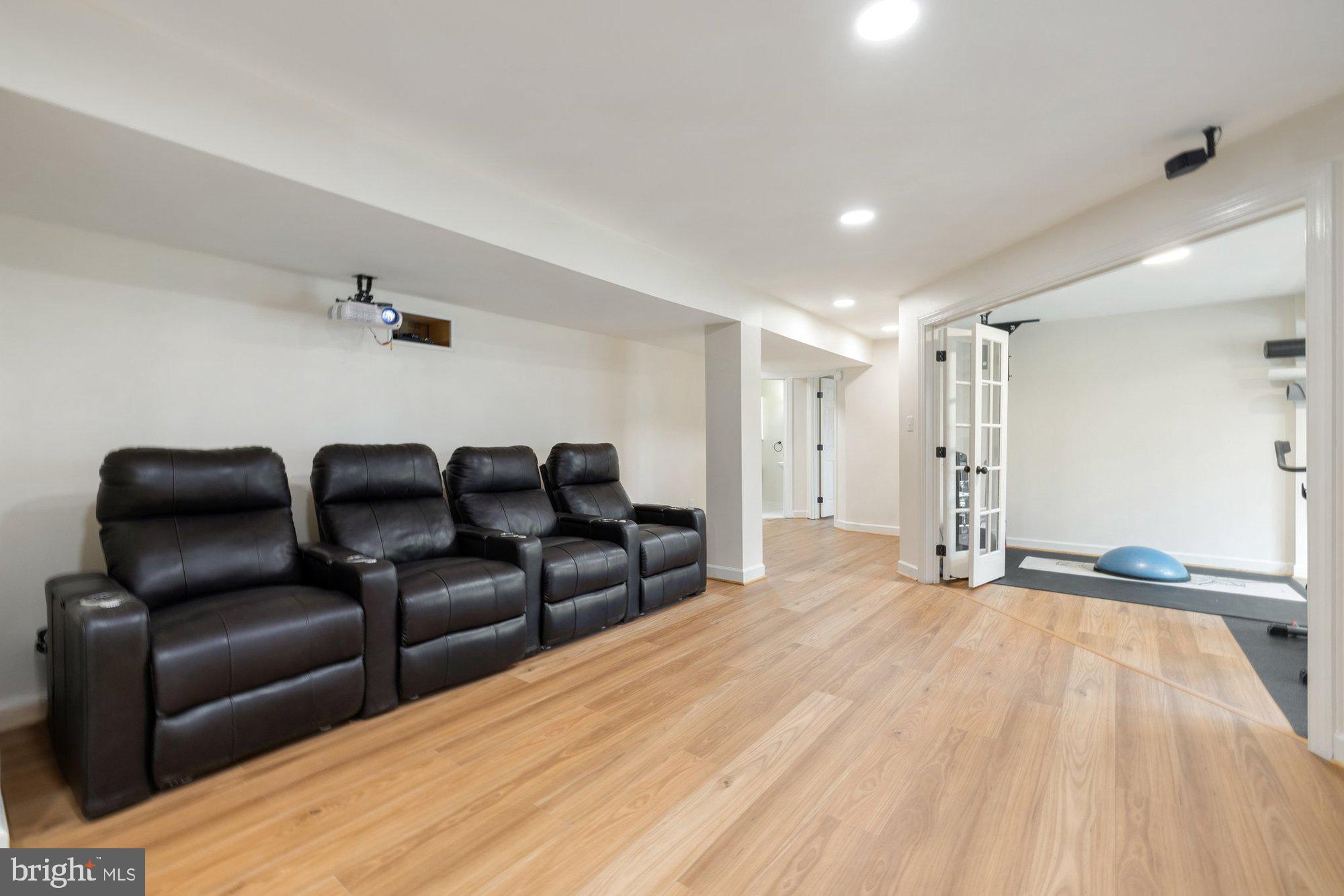 MANORS AT WOLF TRAP - Residential