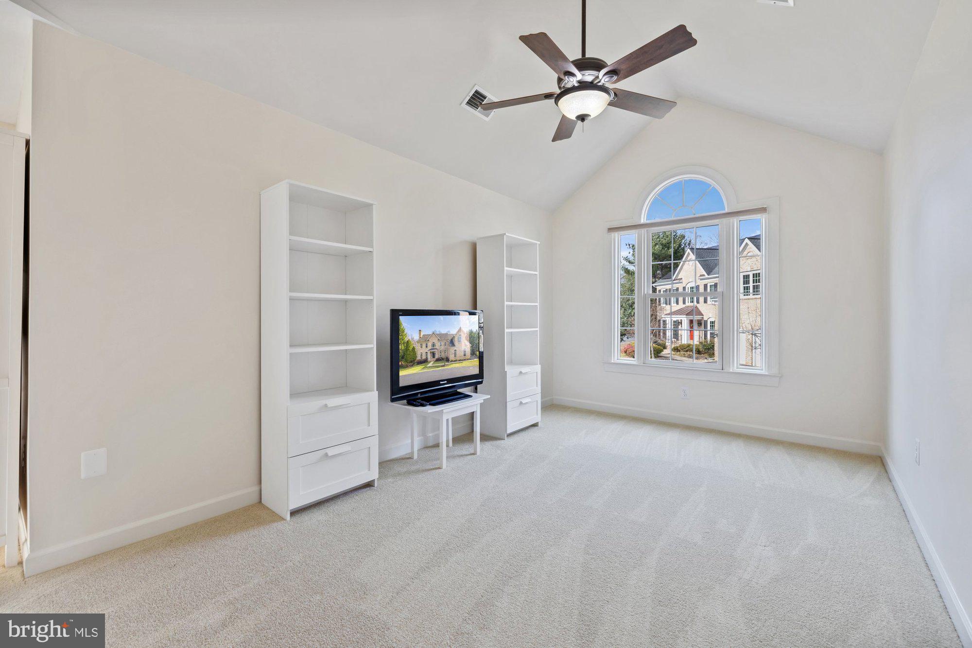 MANORS AT WOLF TRAP - Residential
