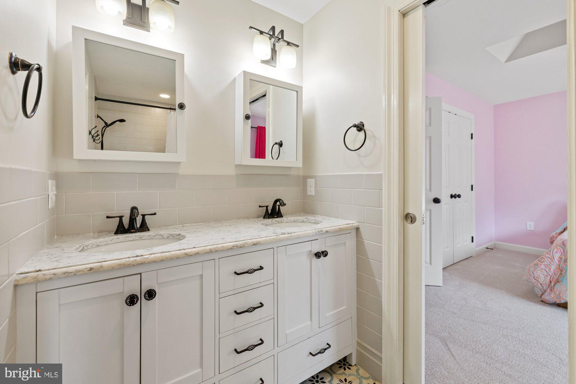 MANORS AT WOLF TRAP - Residential