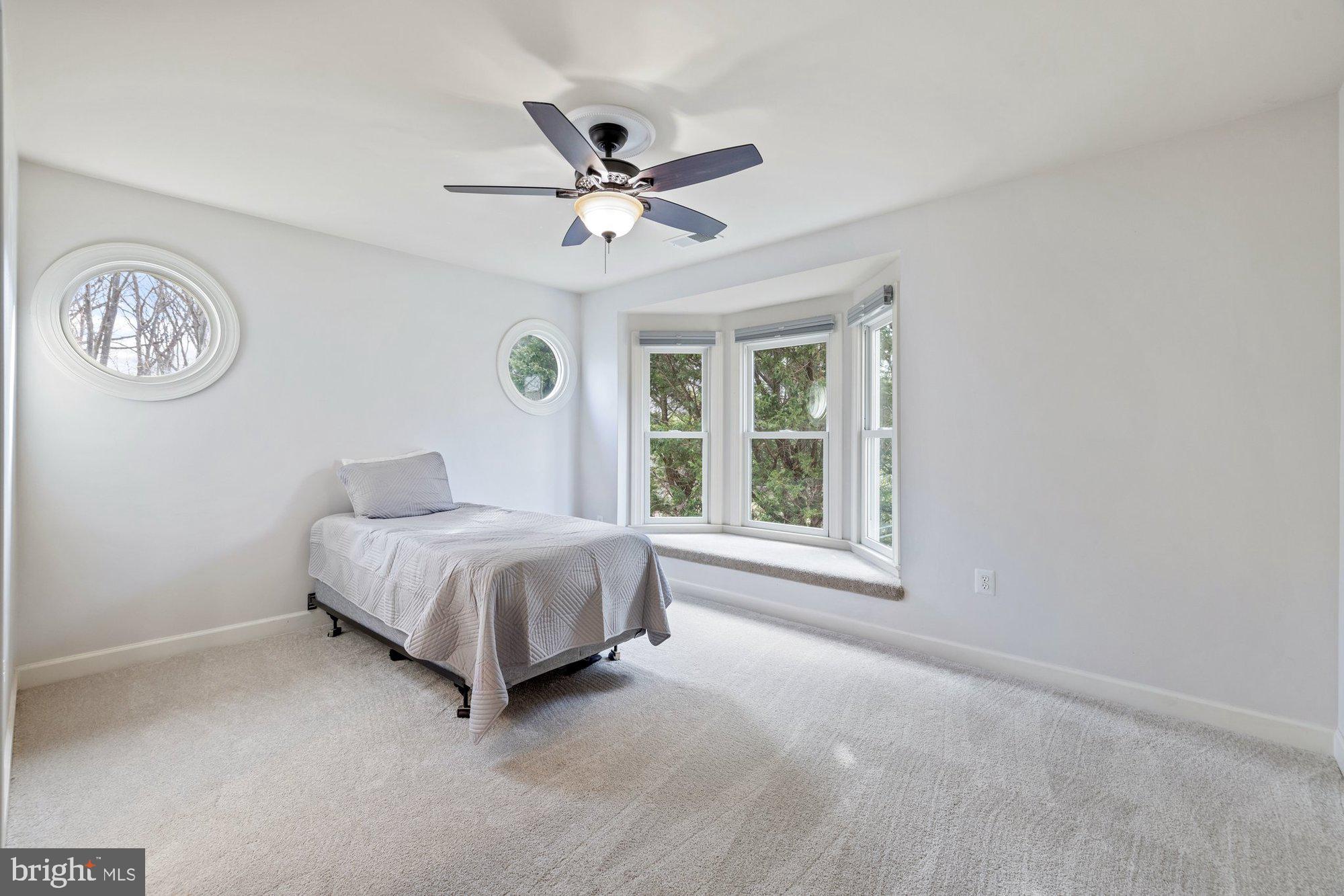 MANORS AT WOLF TRAP - Residential