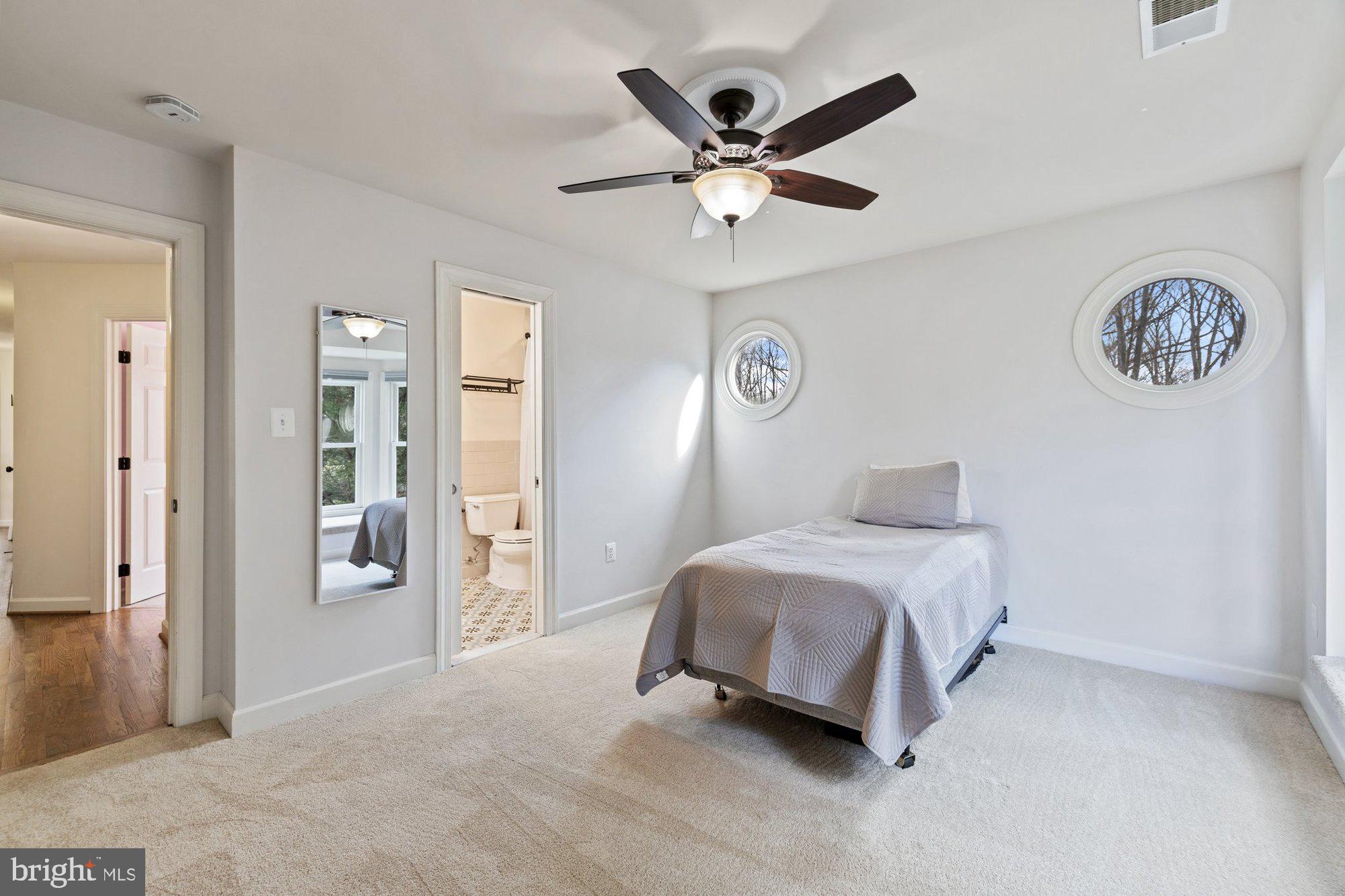 MANORS AT WOLF TRAP - Residential