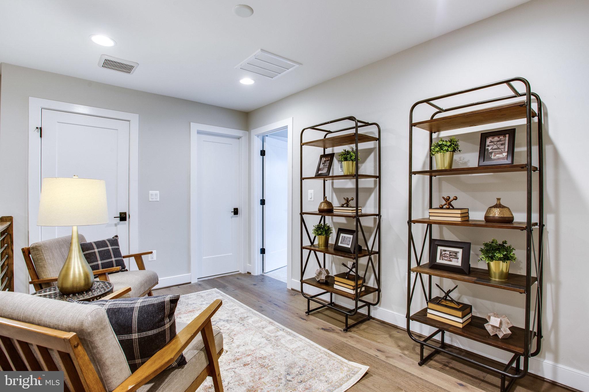 OVER LEE KNOLLS - Residential