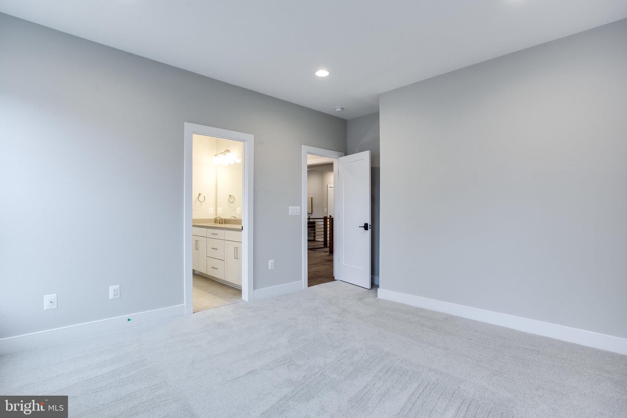 OVER LEE KNOLLS - Residential