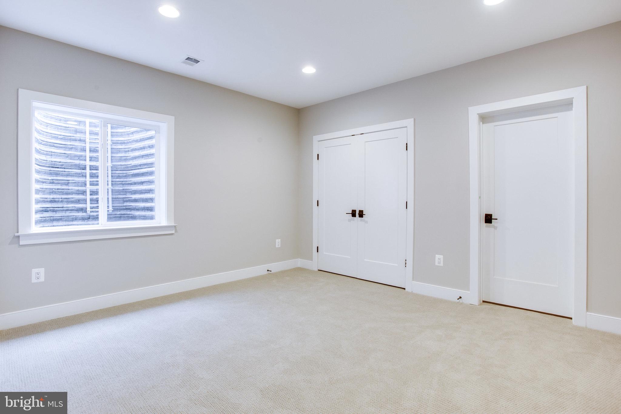 OVER LEE KNOLLS - Residential
