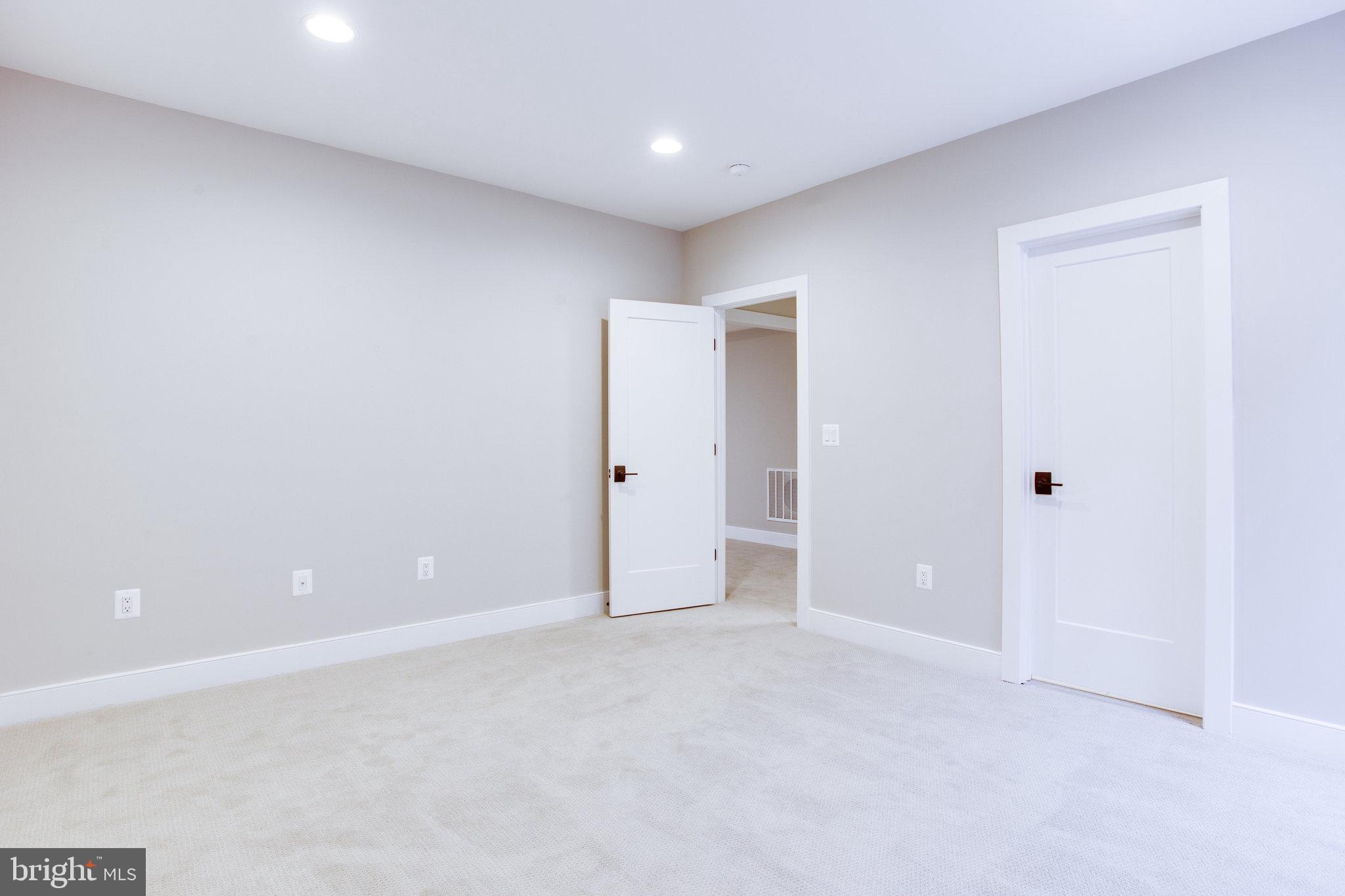 OVER LEE KNOLLS - Residential